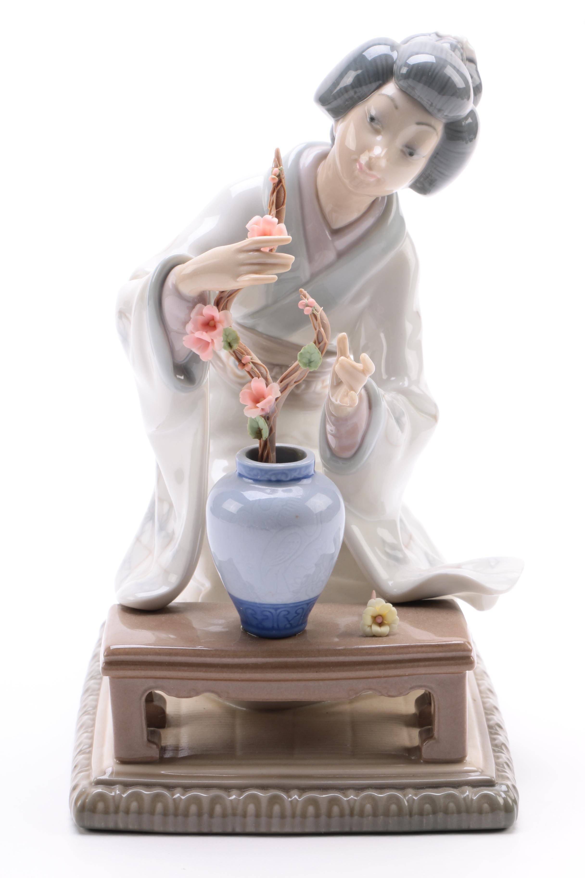Lladró "Japanese Girl Decorating" Porcelain Figurine