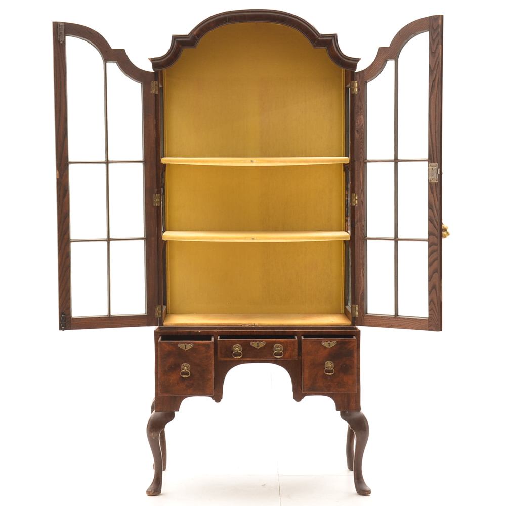 Antique Queen Anne Style Hutch