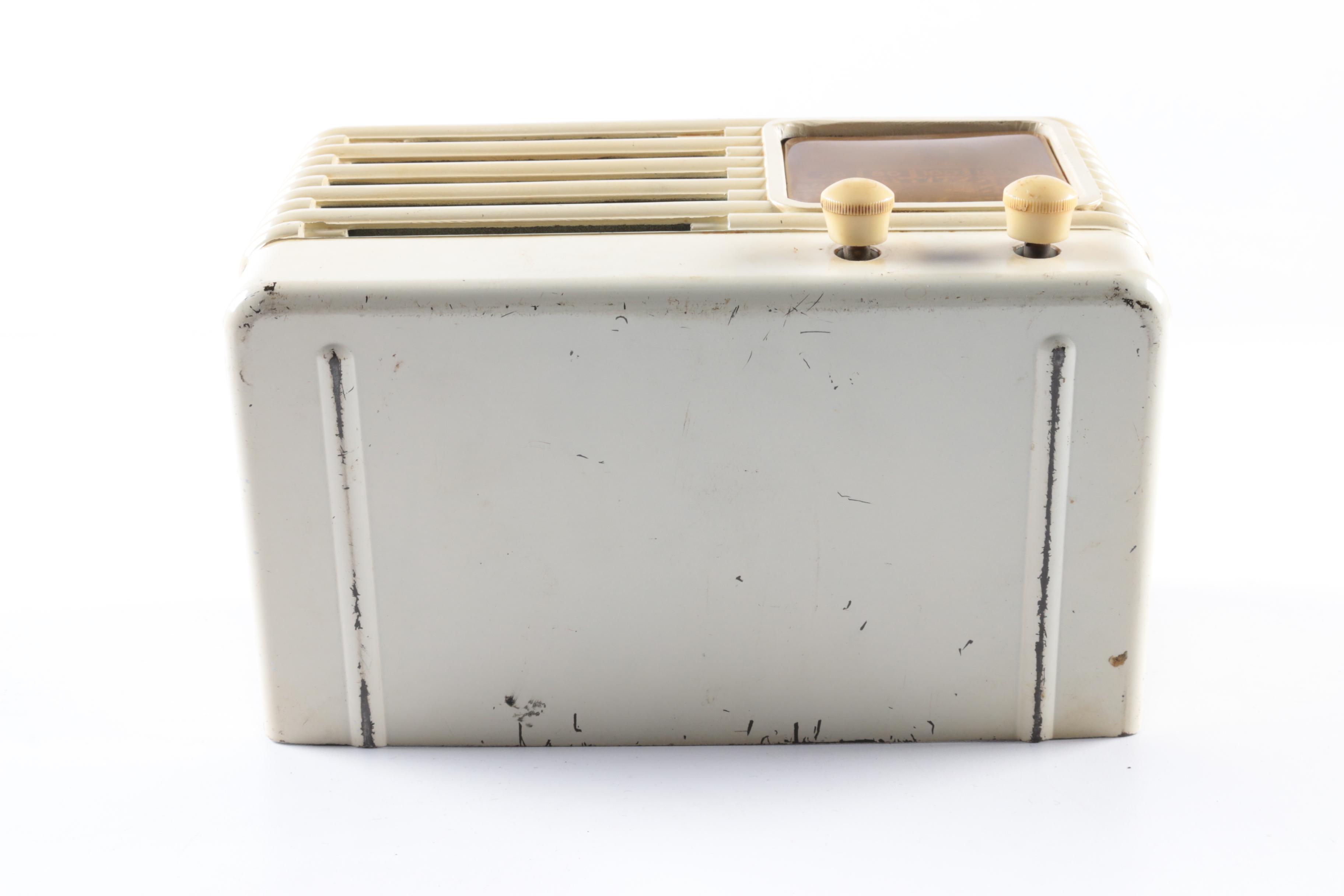 Vintage Howard Model 901A Kilocycles Radio