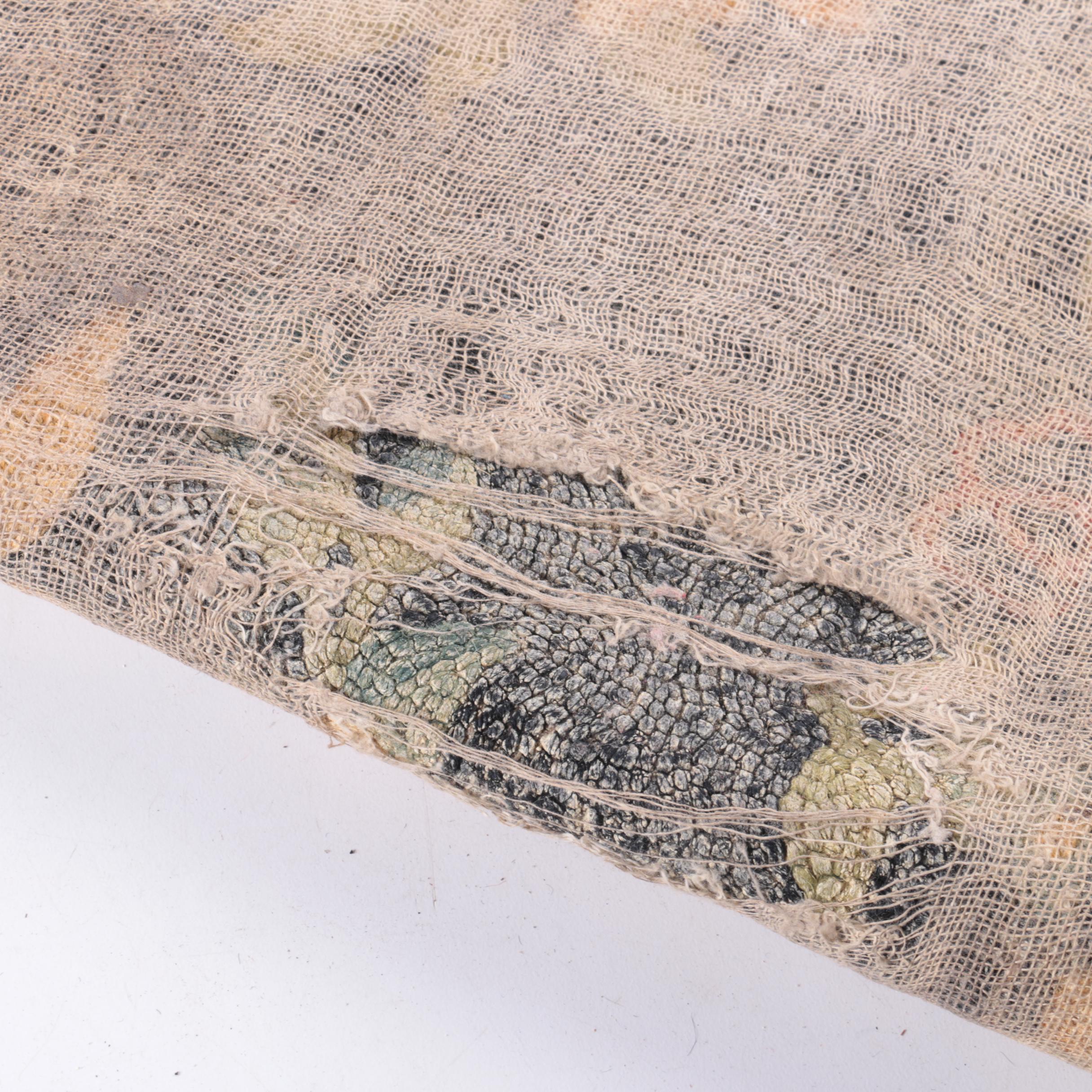 Hand-Hooked Wool Floral Accent Rug