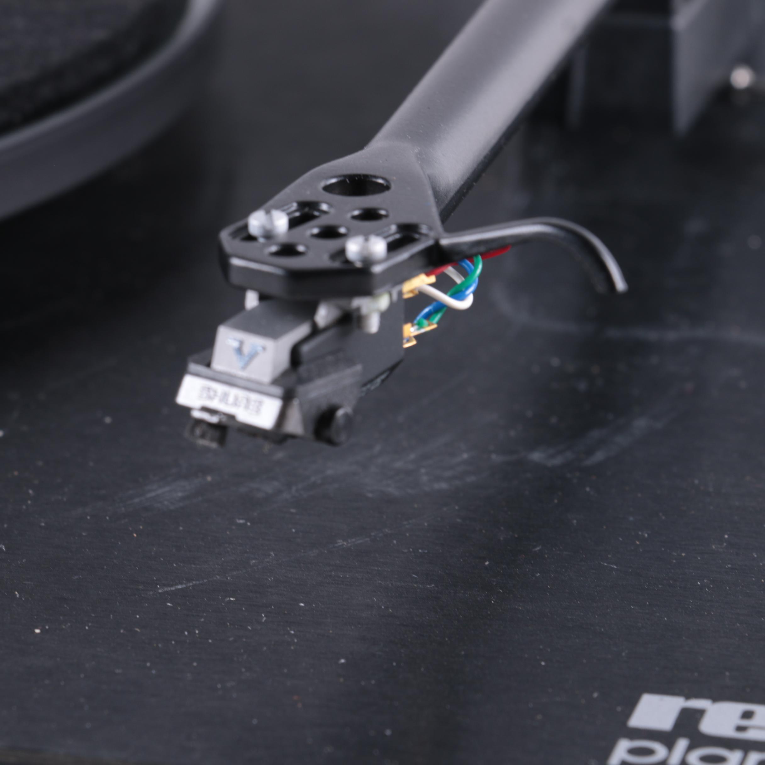 Rega Planar 2 Turntable