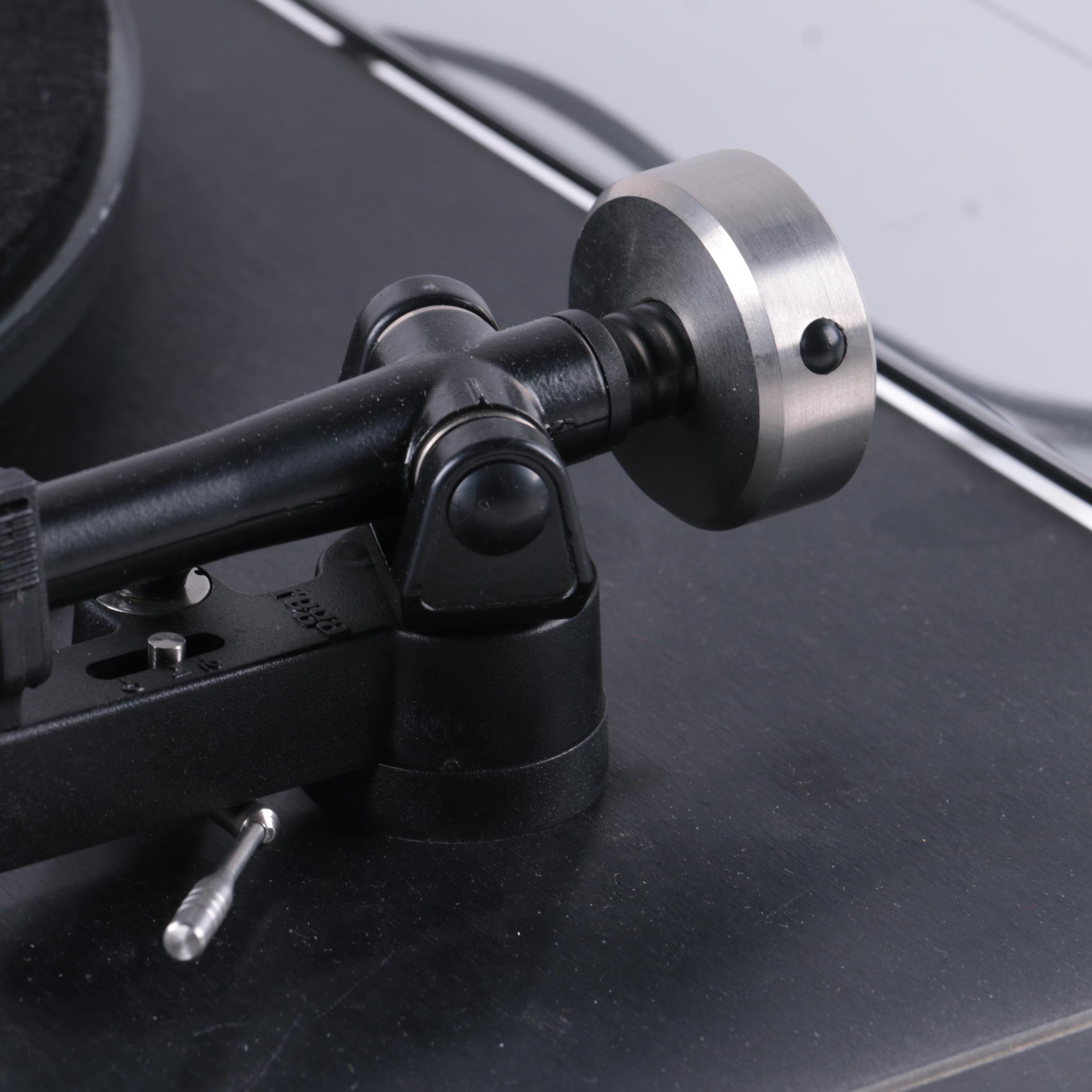 Rega Planar 2 Turntable