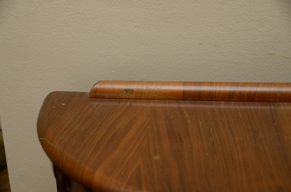 Vintage Art Deco Style Lighted Vitrine