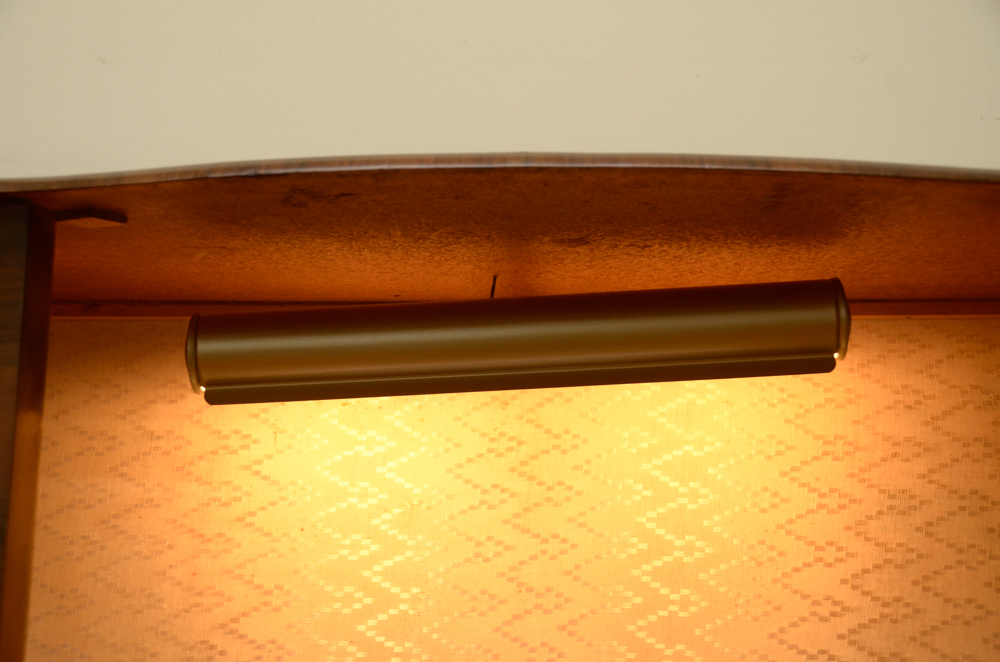 Vintage Art Deco Style Lighted Vitrine