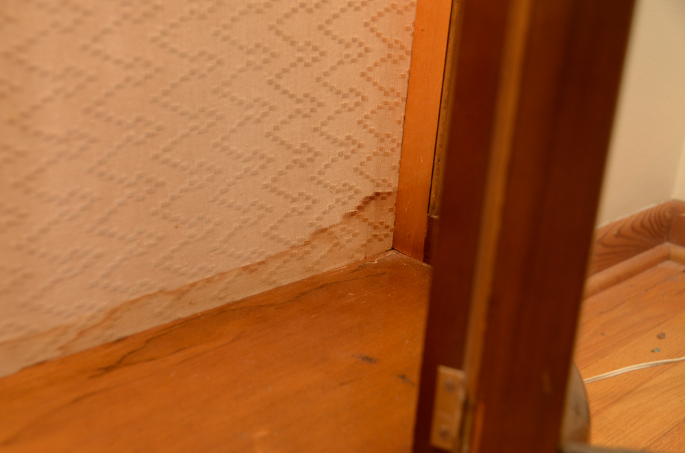 Vintage Art Deco Style Lighted Vitrine