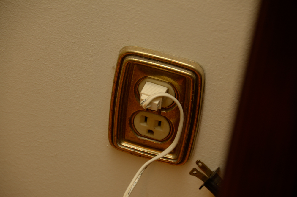 Vintage Art Deco Style Lighted Vitrine