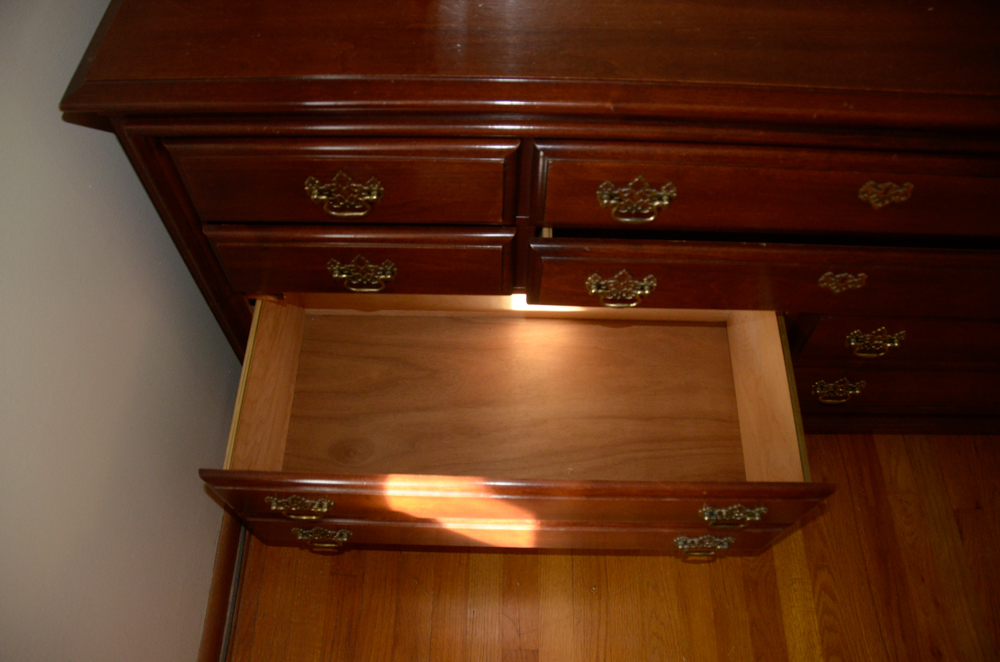Federal Style Dresser with Mirror