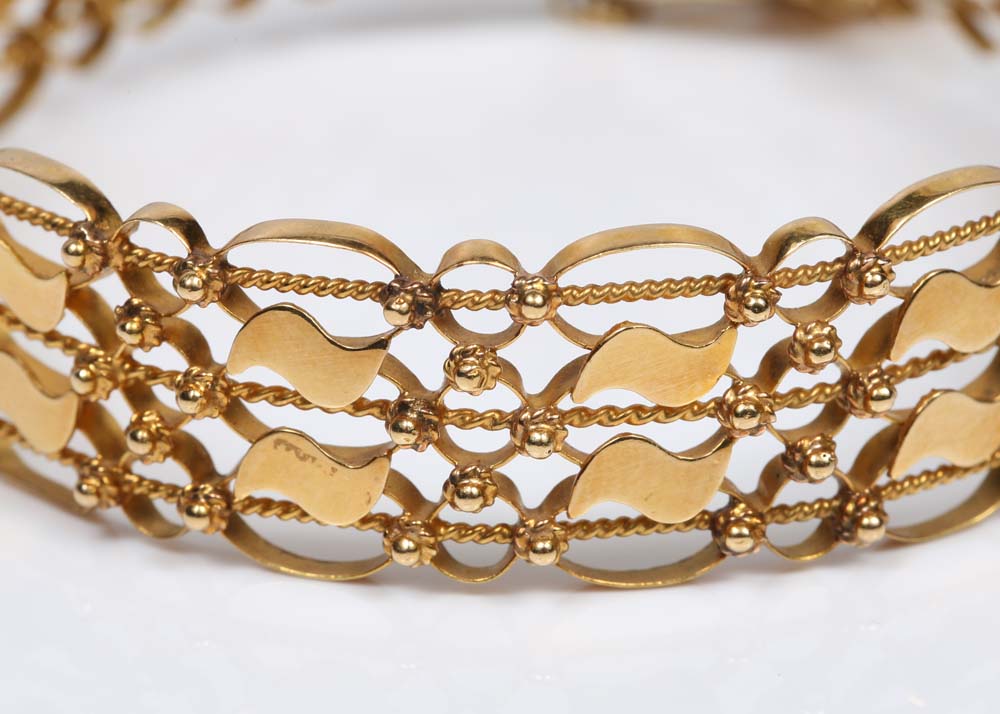 Vintage 18K Yellow Gold Bracelet and Charm