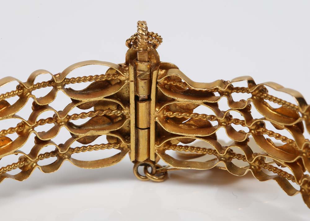 Vintage 18K Yellow Gold Bracelet and Charm