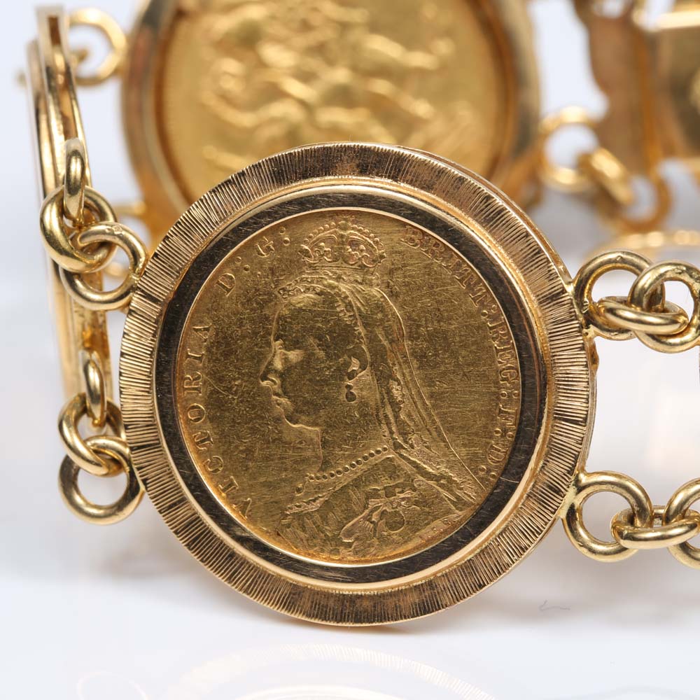 18K Yellow Gold Great Britain and Australia Gold Sovereign Station Bracelet