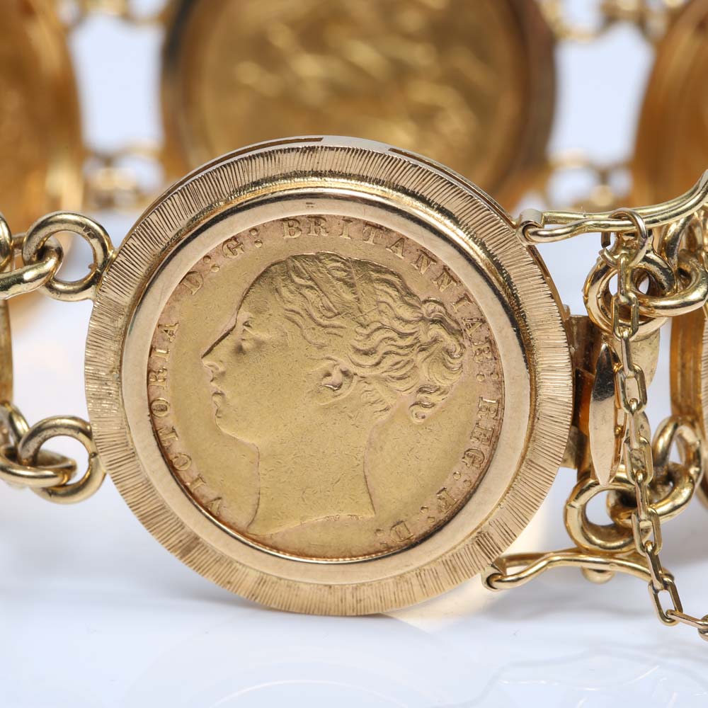 18K Yellow Gold Great Britain and Australia Gold Sovereign Station Bracelet