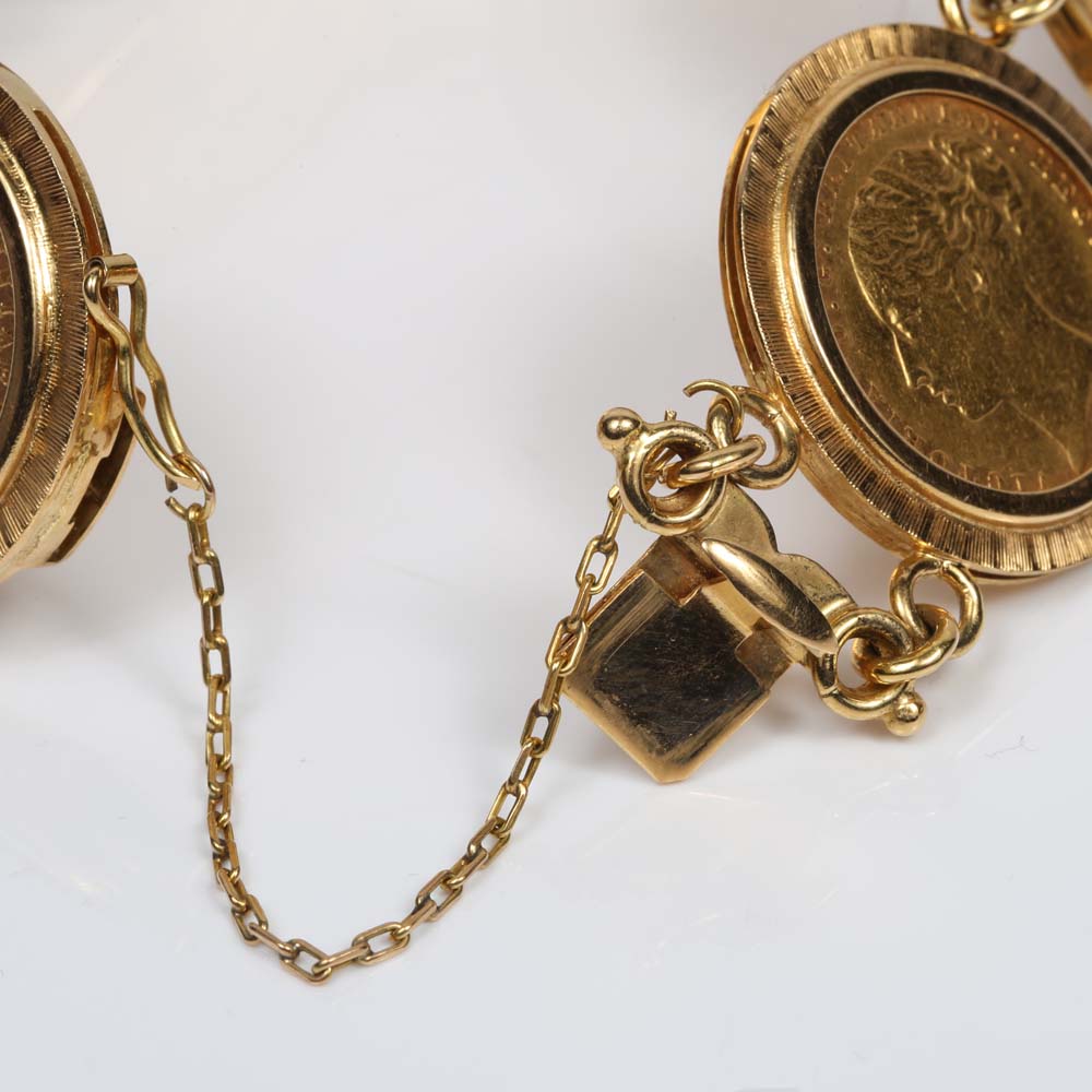 18K Yellow Gold Great Britain and Australia Gold Sovereign Station Bracelet