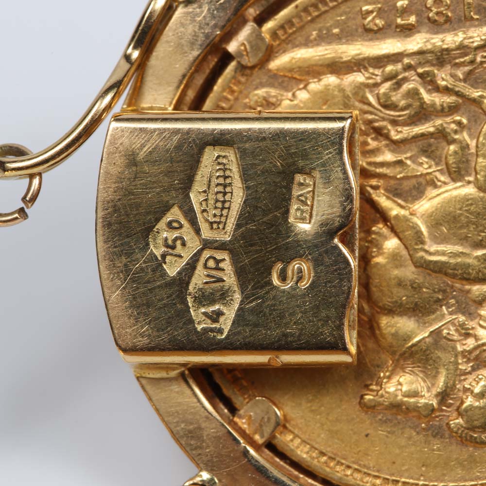 18K Yellow Gold Great Britain and Australia Gold Sovereign Station Bracelet