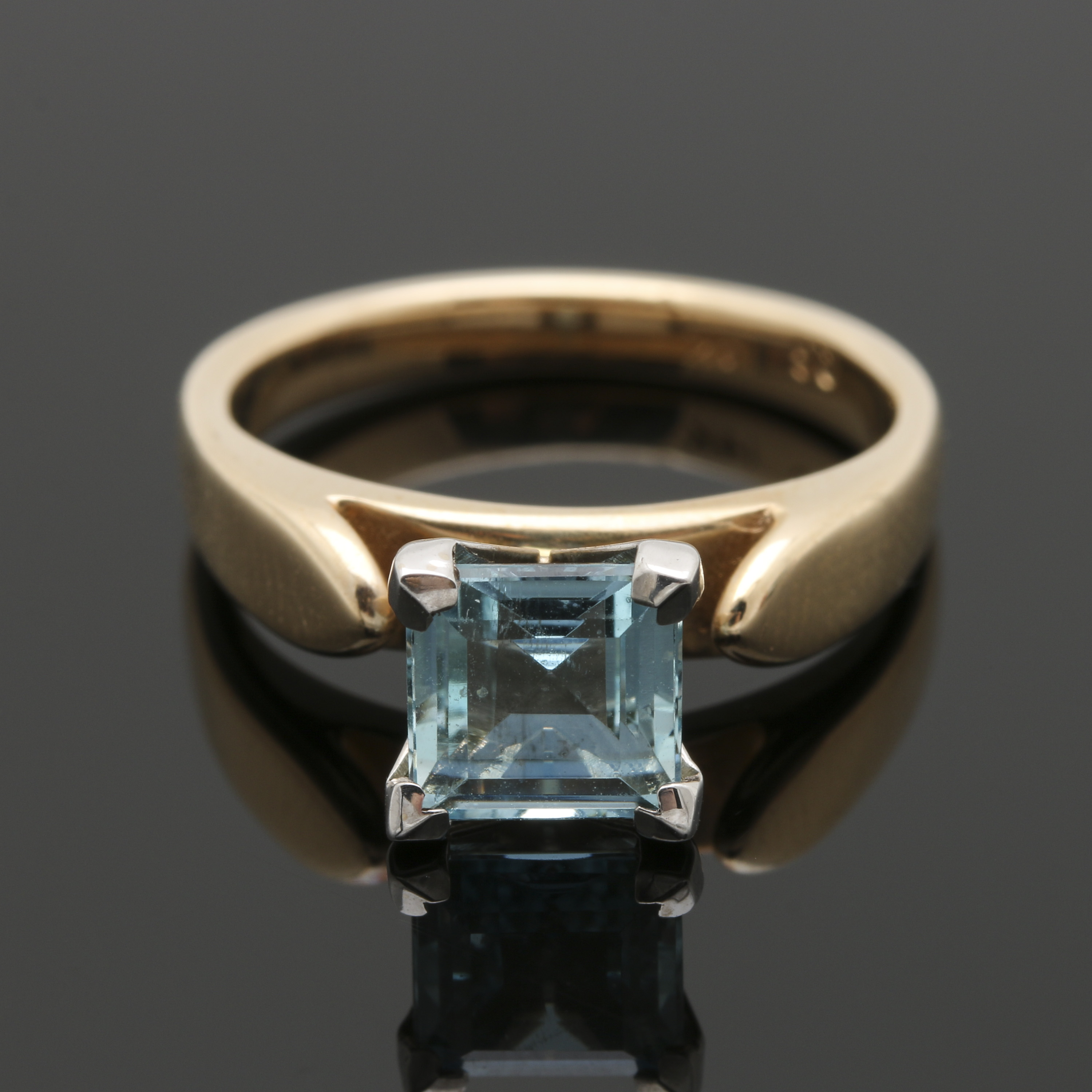 14K Yellow Gold Aquamarine Ring