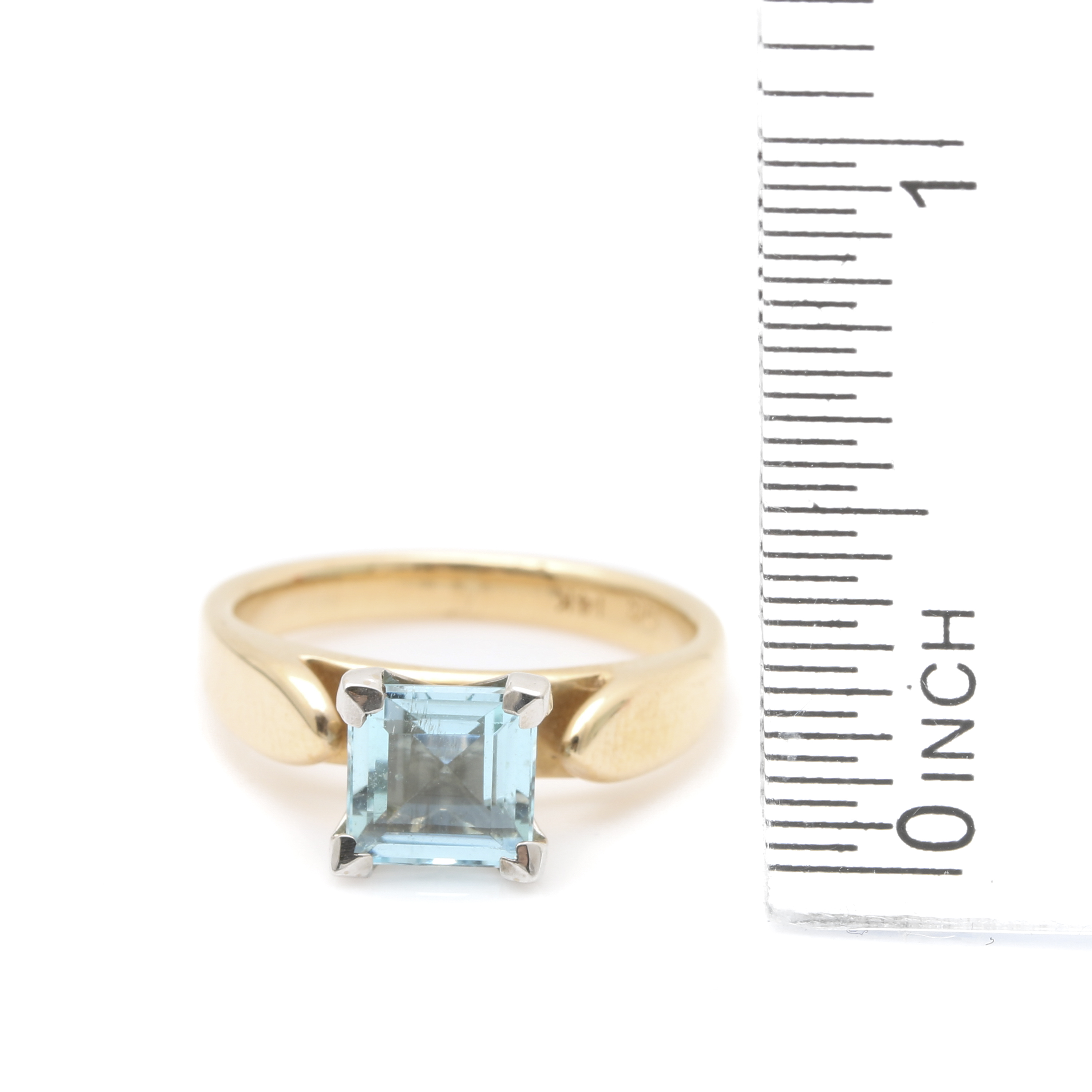 14K Yellow Gold Aquamarine Ring