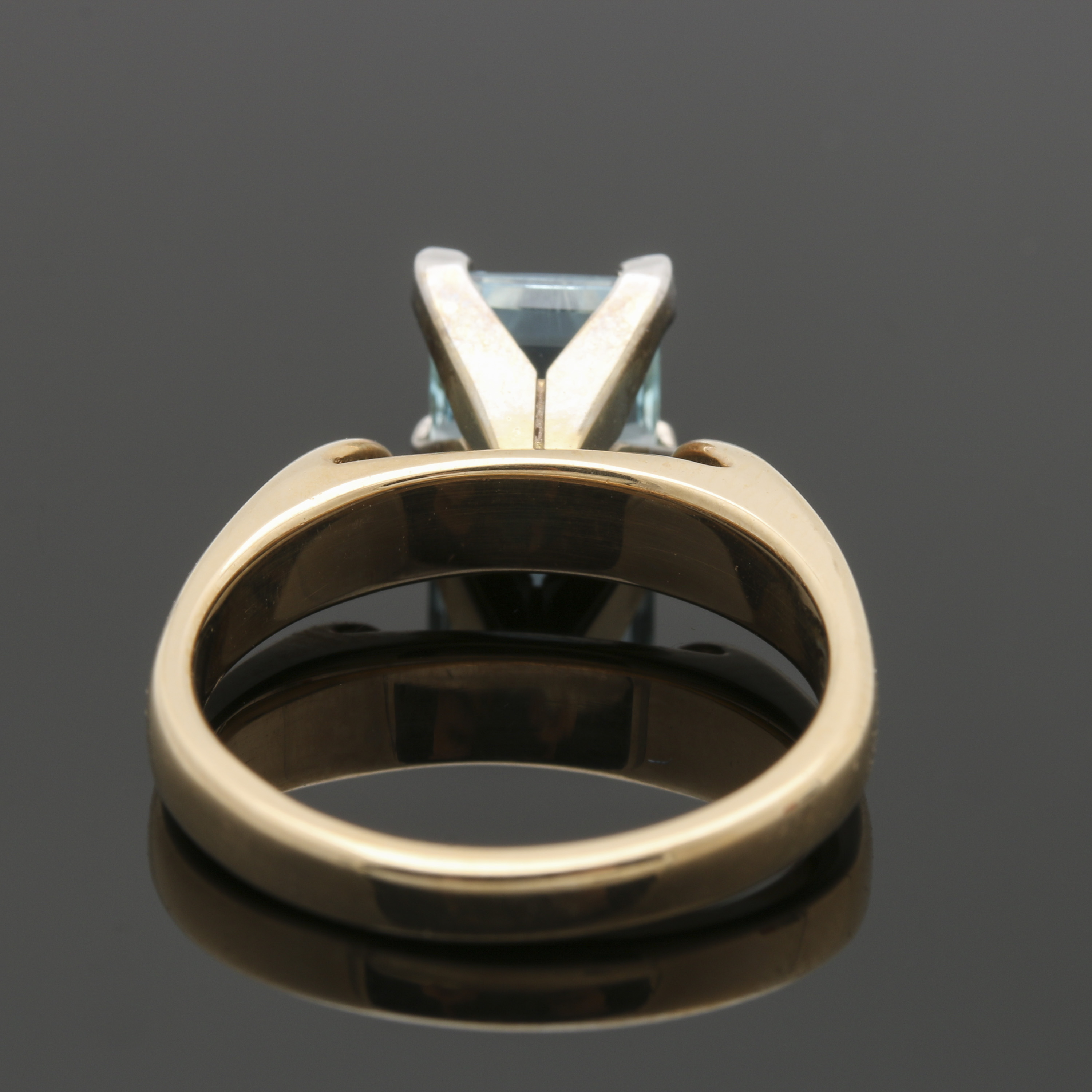 14K Yellow Gold Aquamarine Ring