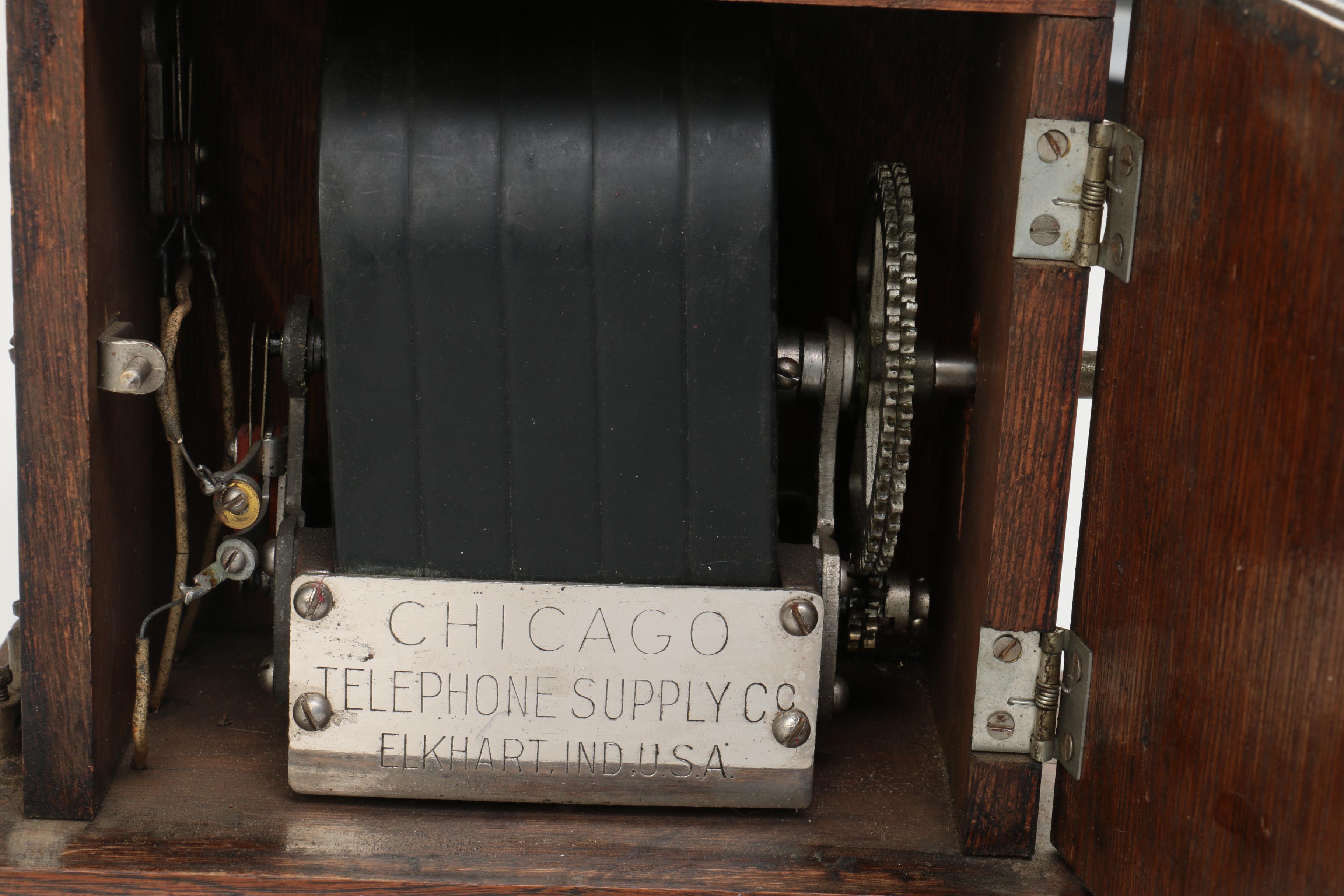 Antique Chicago Telephone Supply Co. Magneto Upright Crank Telephone