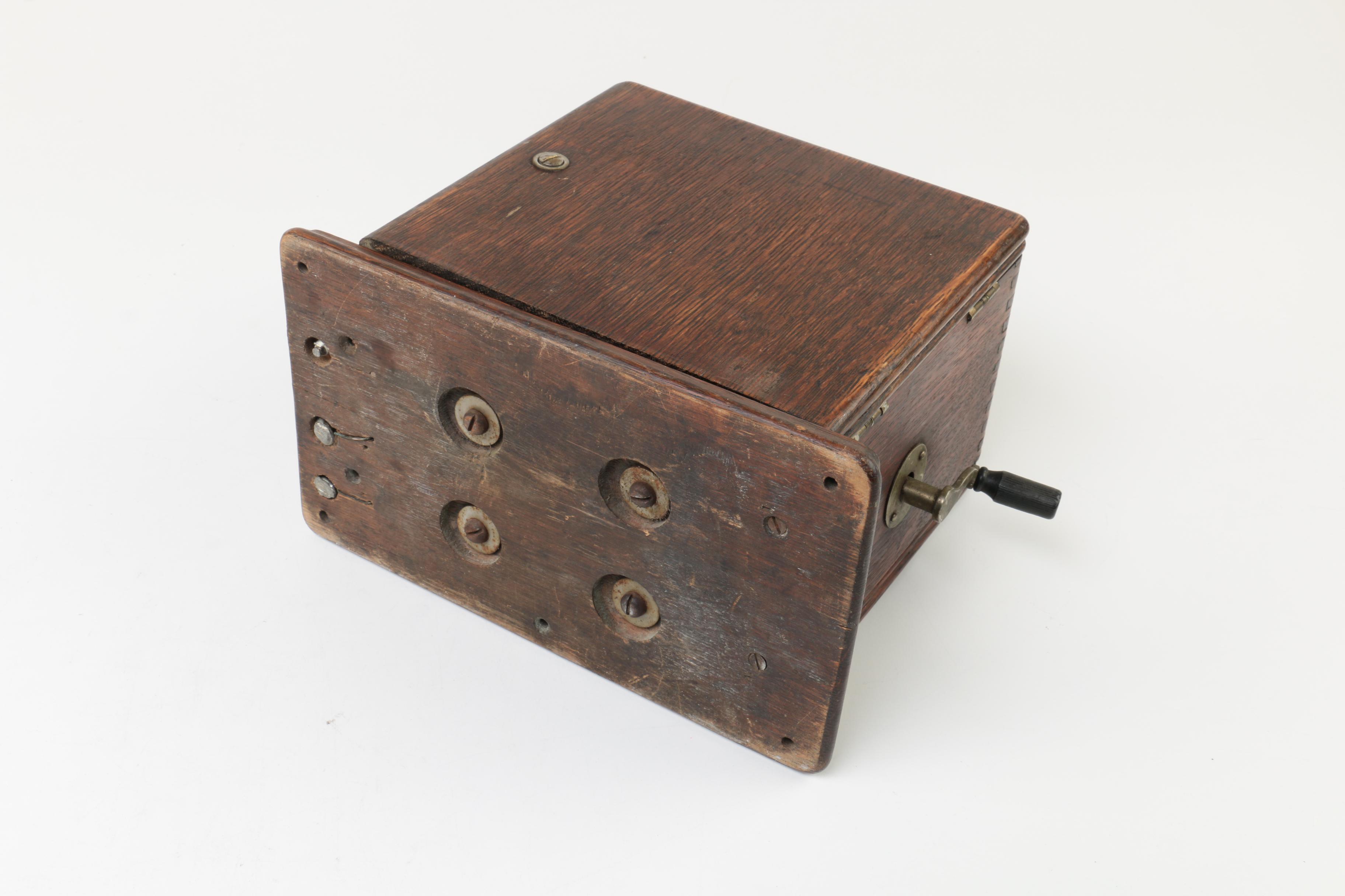 Antique Chicago Telephone Supply Co. Magneto Upright Crank Telephone