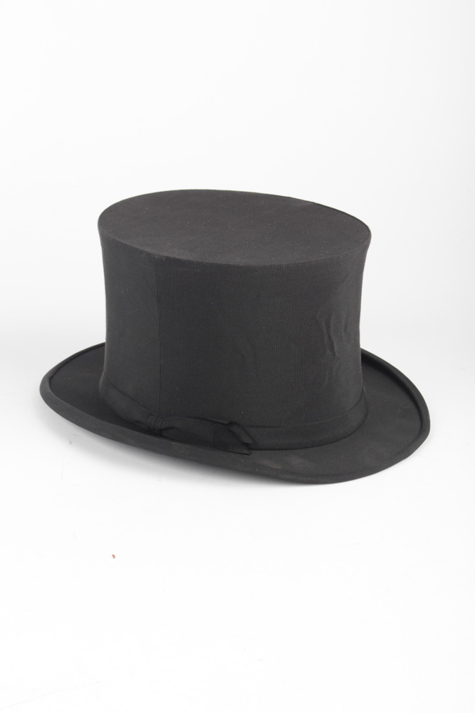 Men's Vintage Dieu Et Mon Droit Top Hat and Scarf
