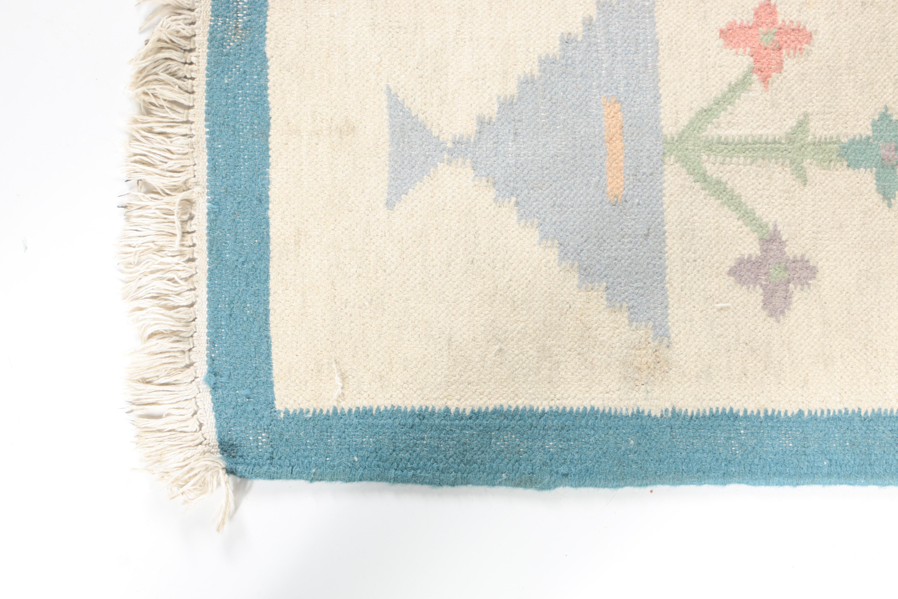 Handwoven Floral Dhurrie Wool Area Rug