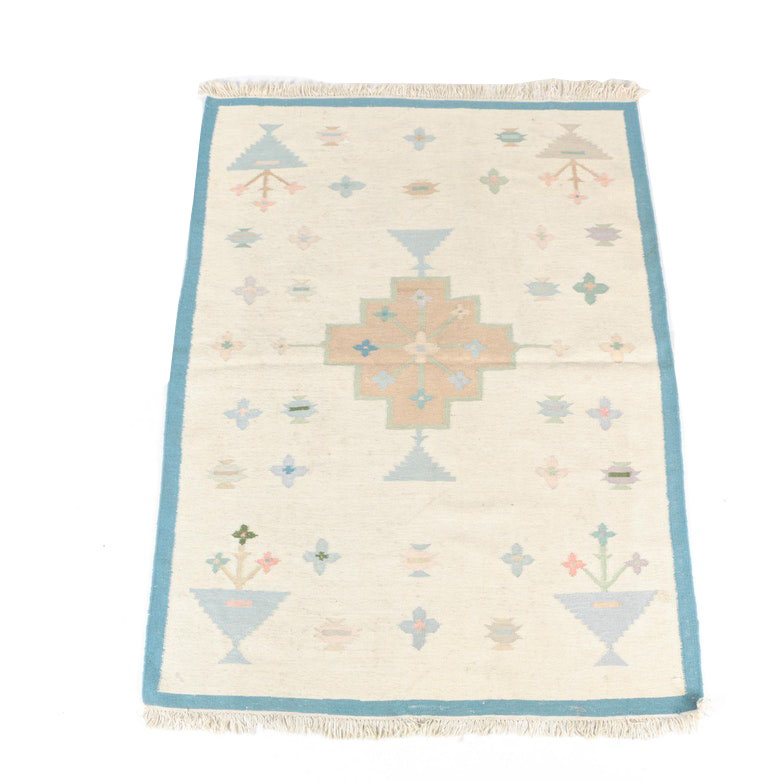 Handwoven Floral Dhurrie Wool Area Rug
