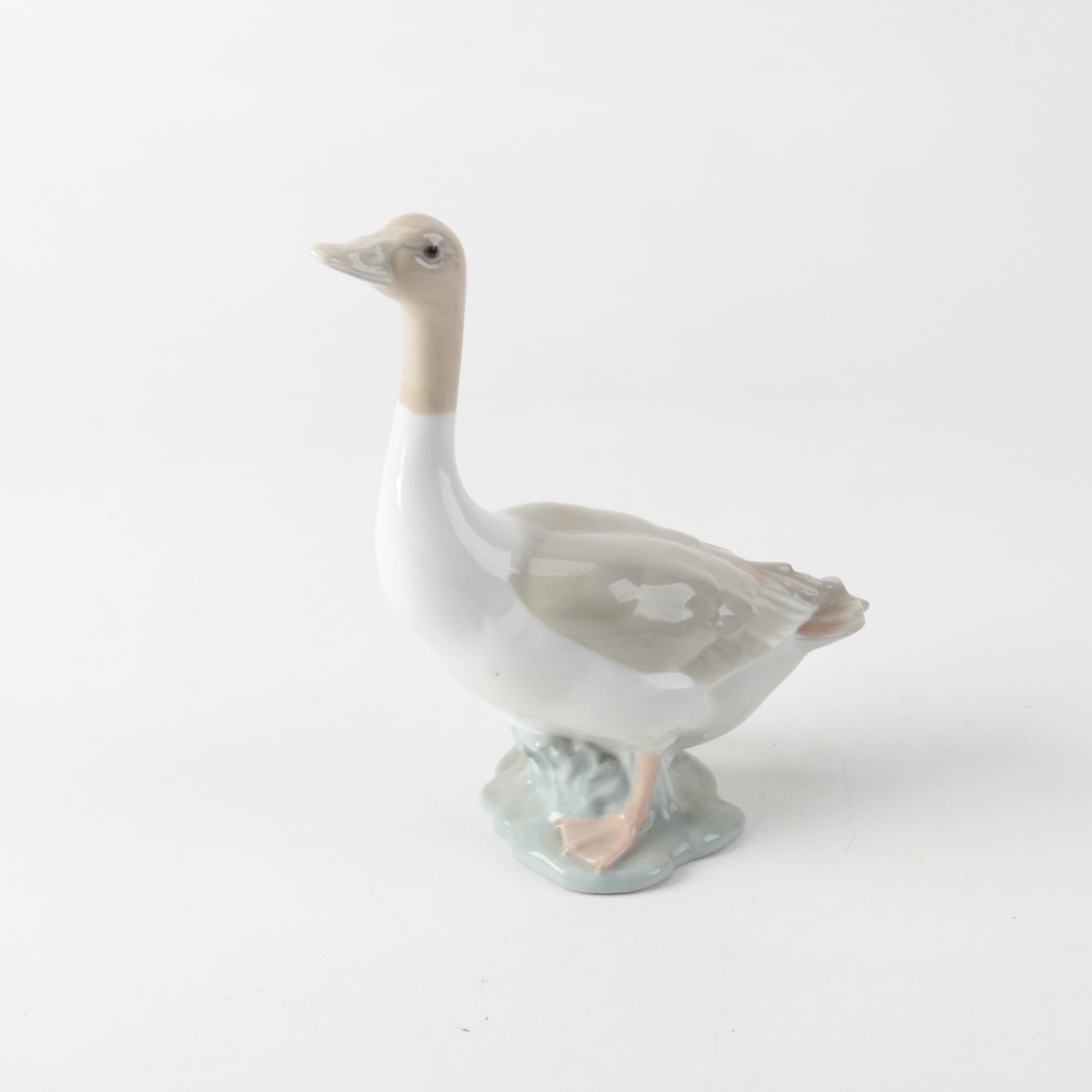 Nao by Lladró Porcelain Goose Figurine