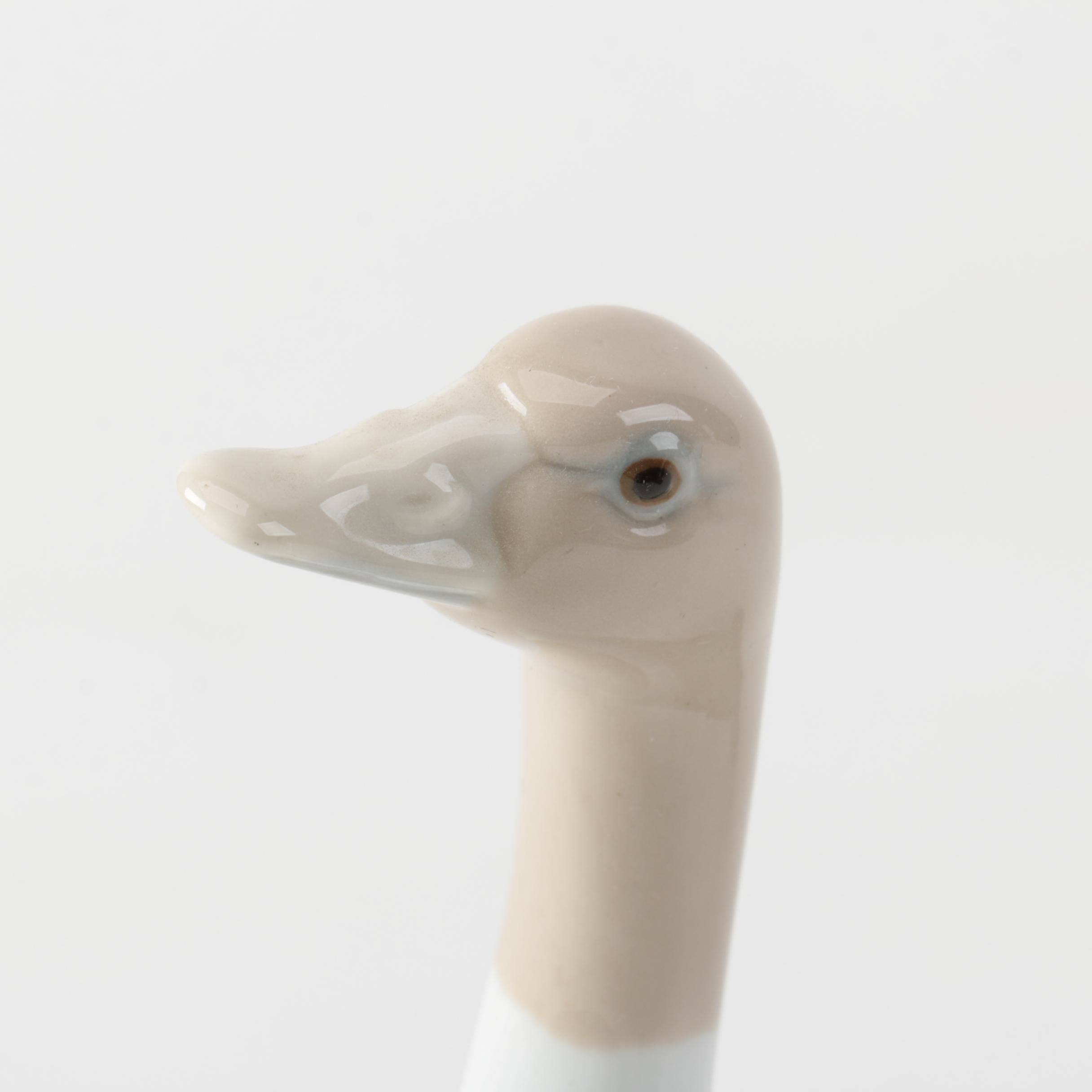 Nao by Lladró Porcelain Goose Figurine