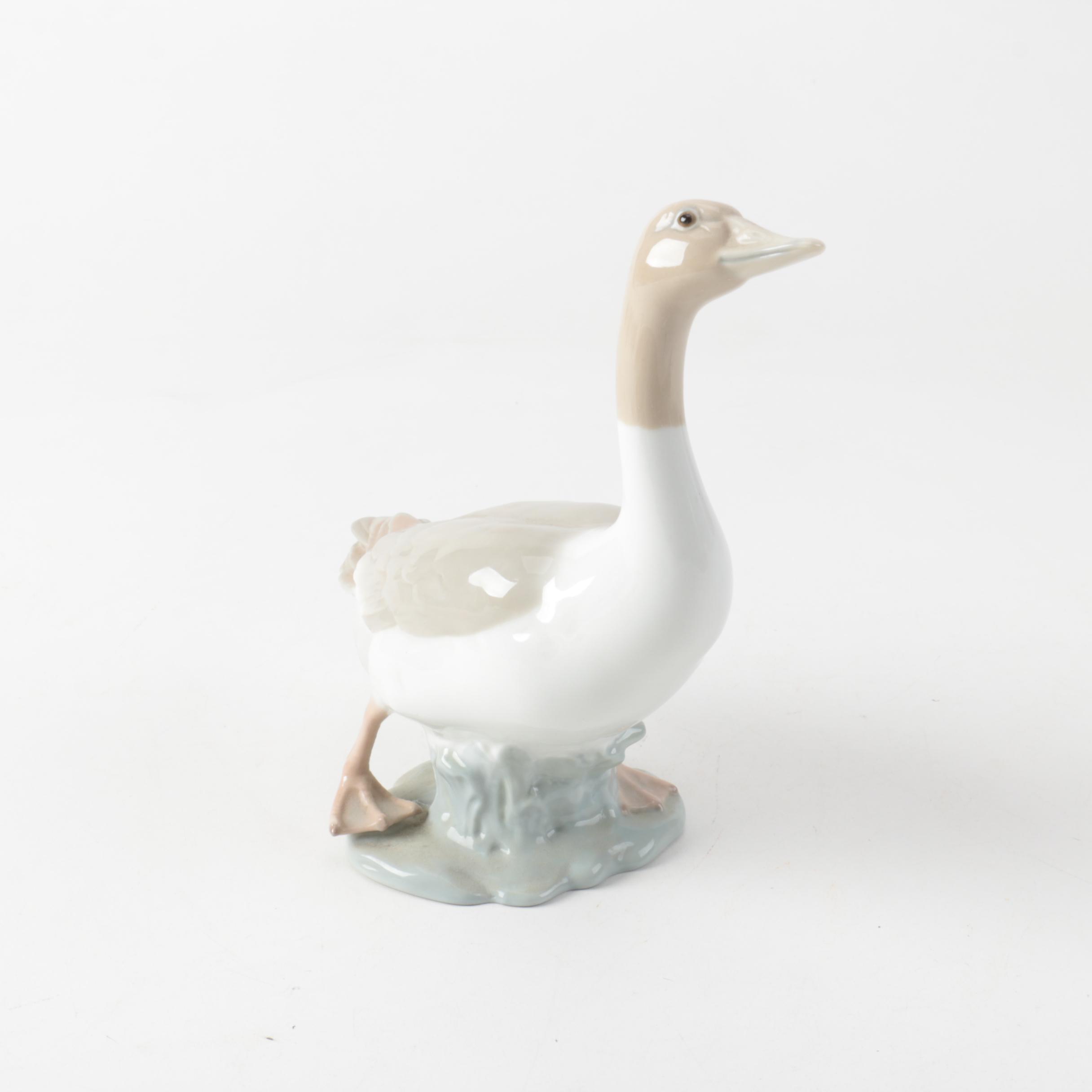 Nao by Lladró Porcelain Goose Figurine