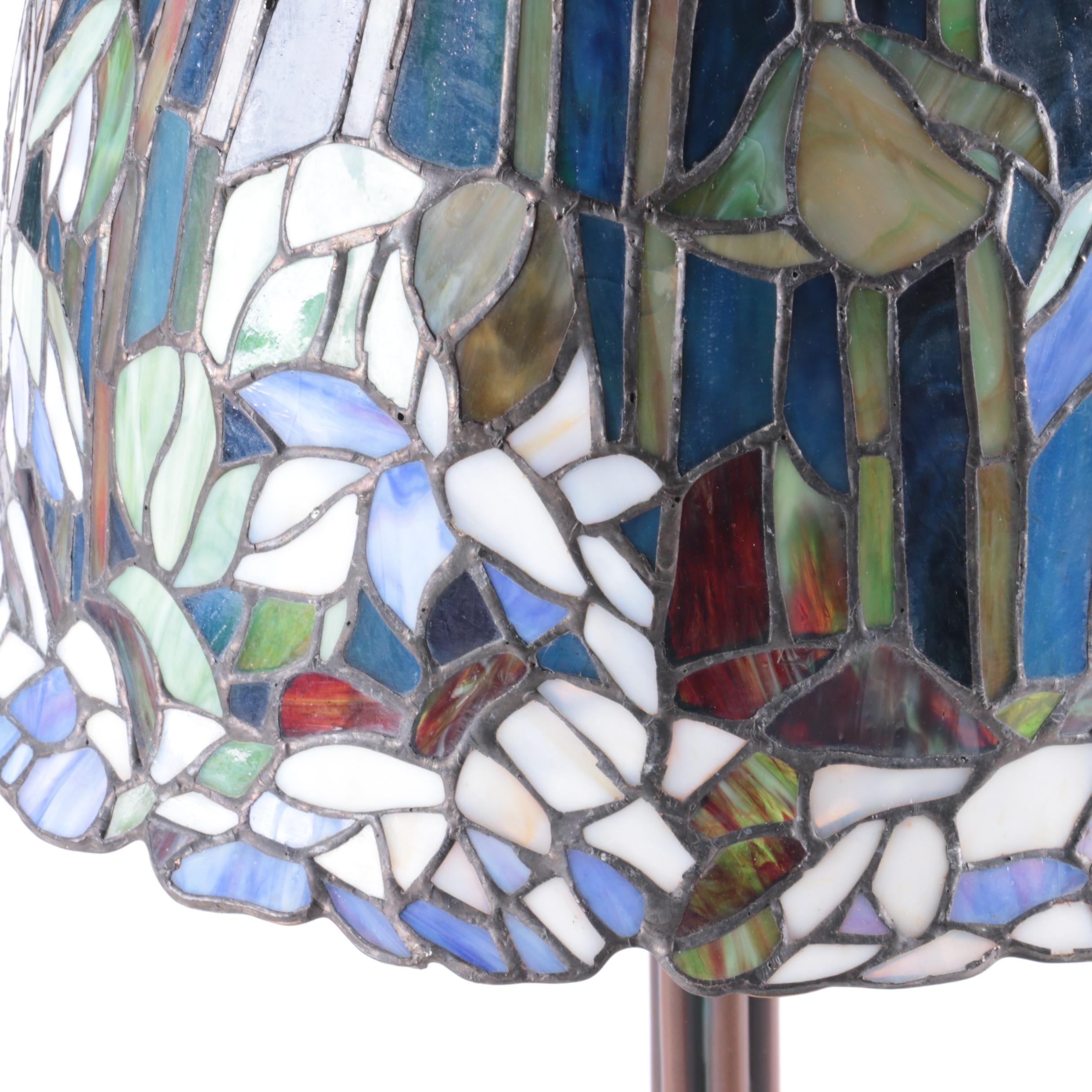 Reproduction Tiffany Style Water Lily Themed Stained Glass Table Lamp