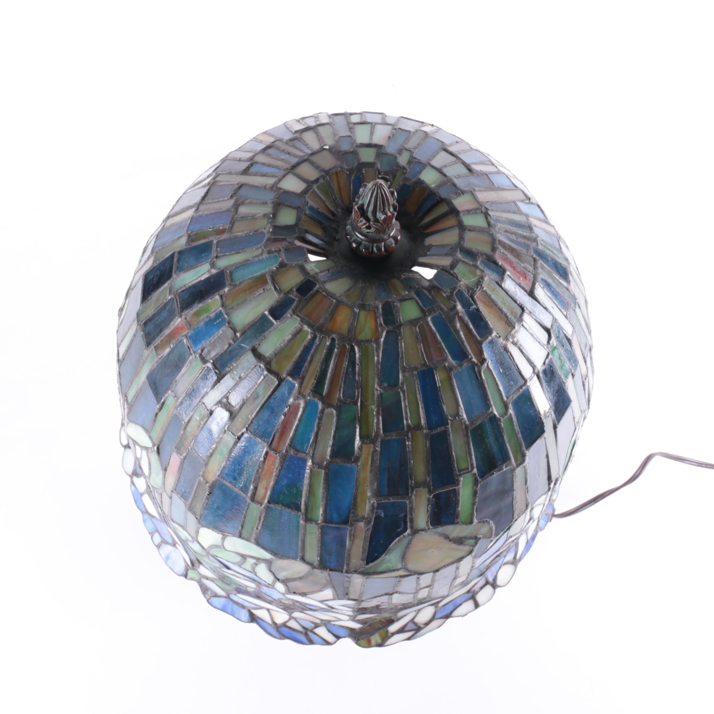 Reproduction Tiffany Style Water Lily Themed Stained Glass Table Lamp