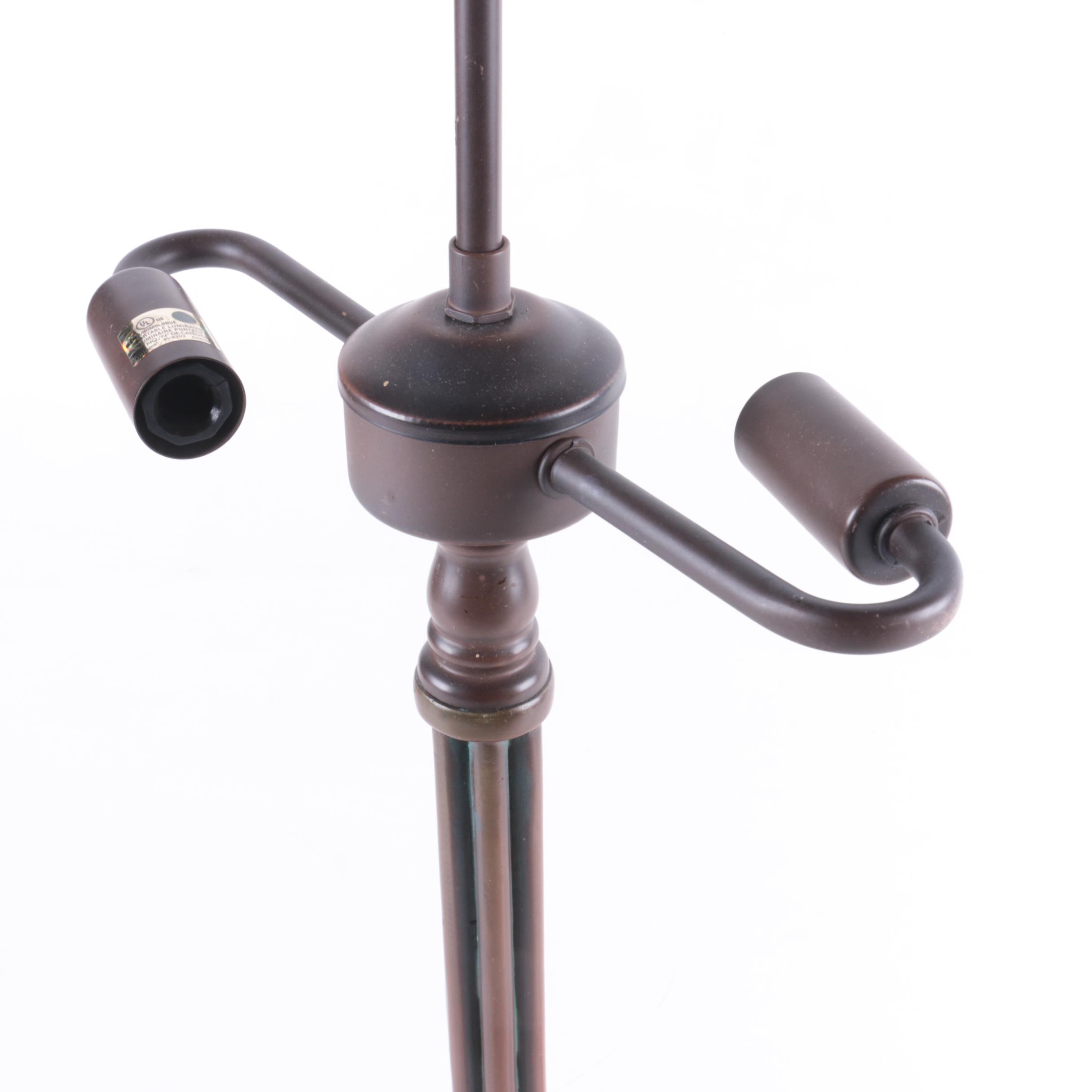 Reproduction Tiffany Style Water Lily Themed Stained Glass Table Lamp