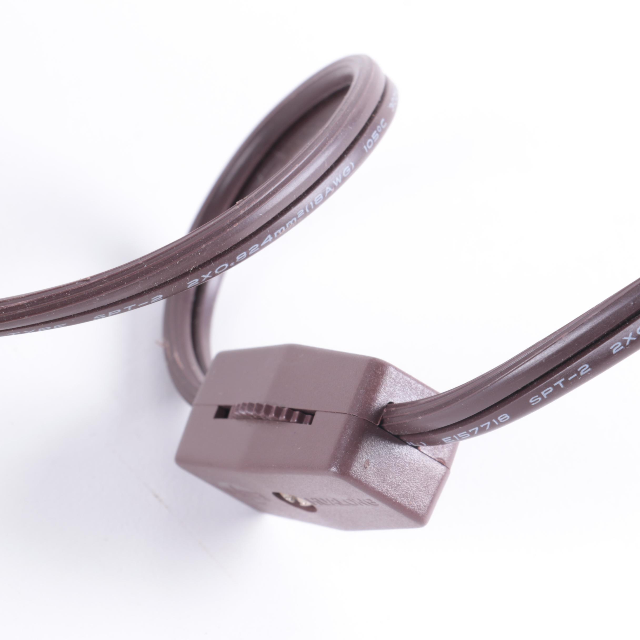 Reproduction Tiffany Style Water Lily Themed Stained Glass Table Lamp