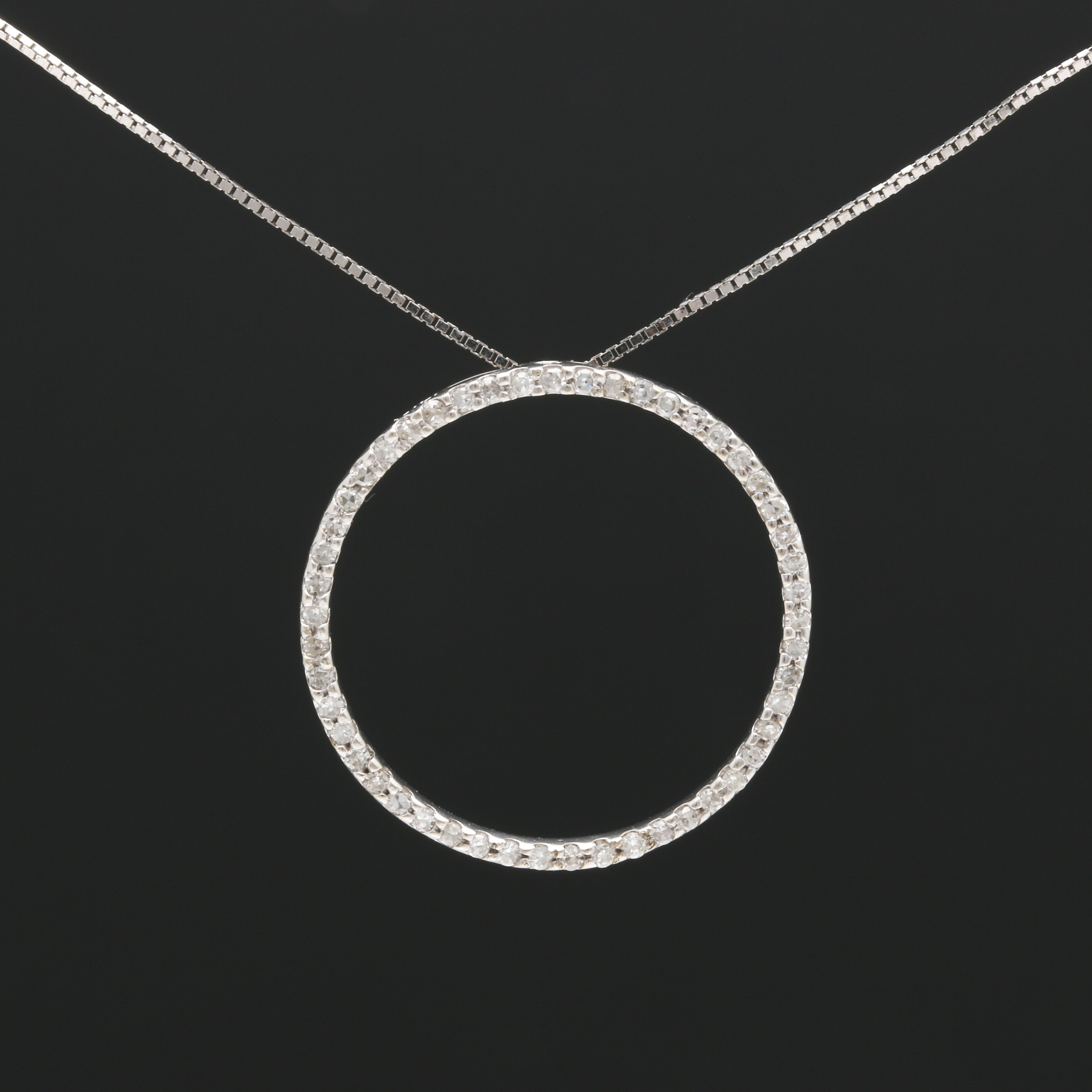 14K White Gold Diamond Circle Pendant Necklace