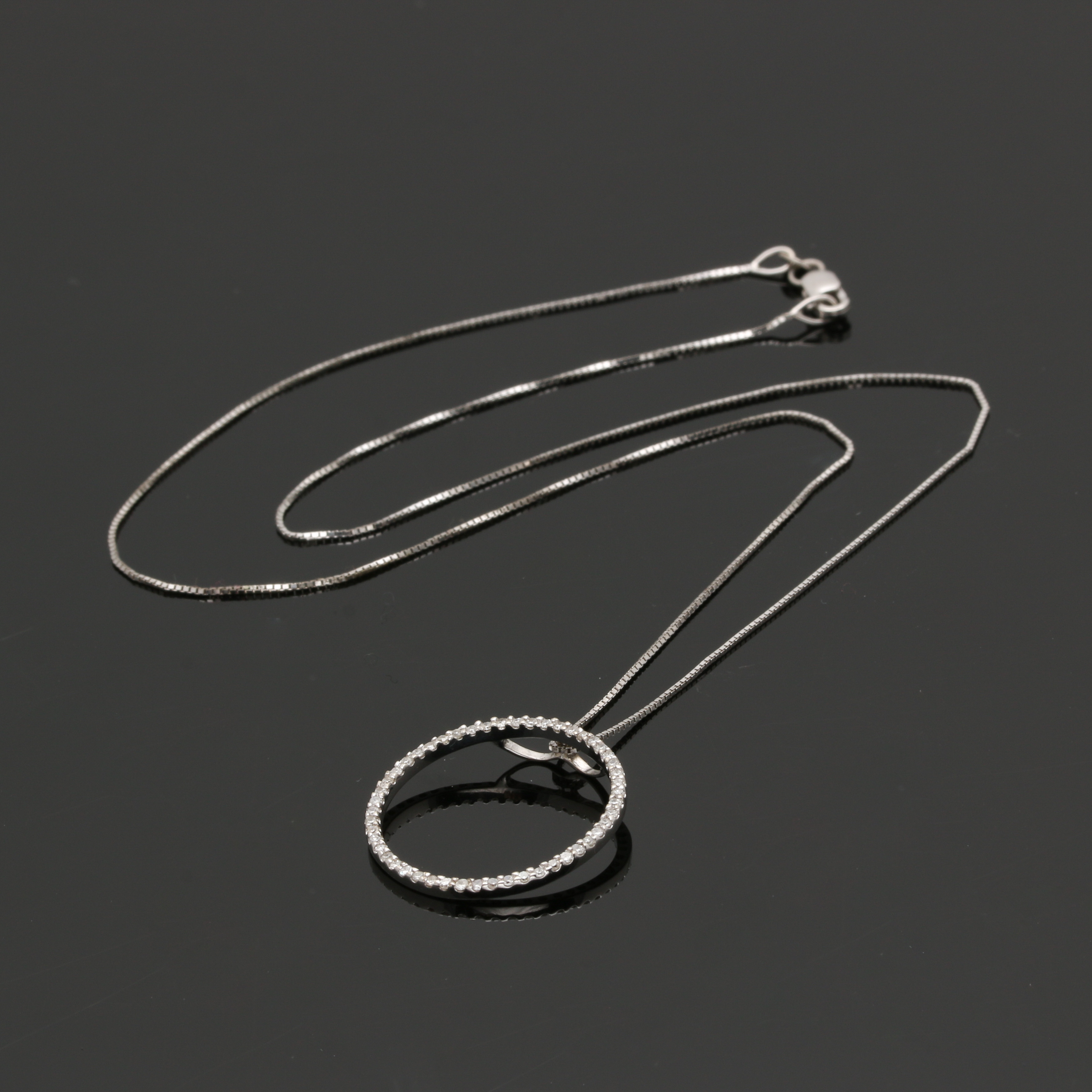 14K White Gold Diamond Circle Pendant Necklace