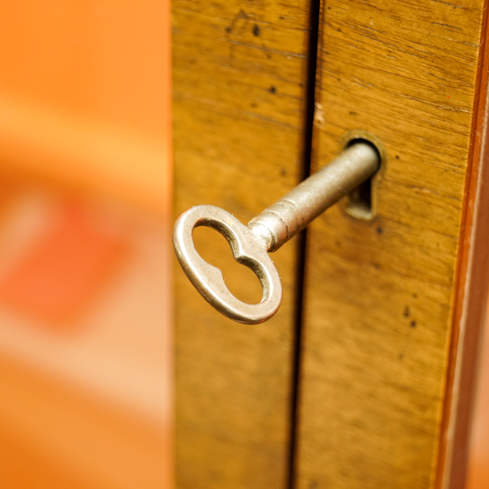 Vintage "Collector's Edition" Display Cabinet by Baker Furniture