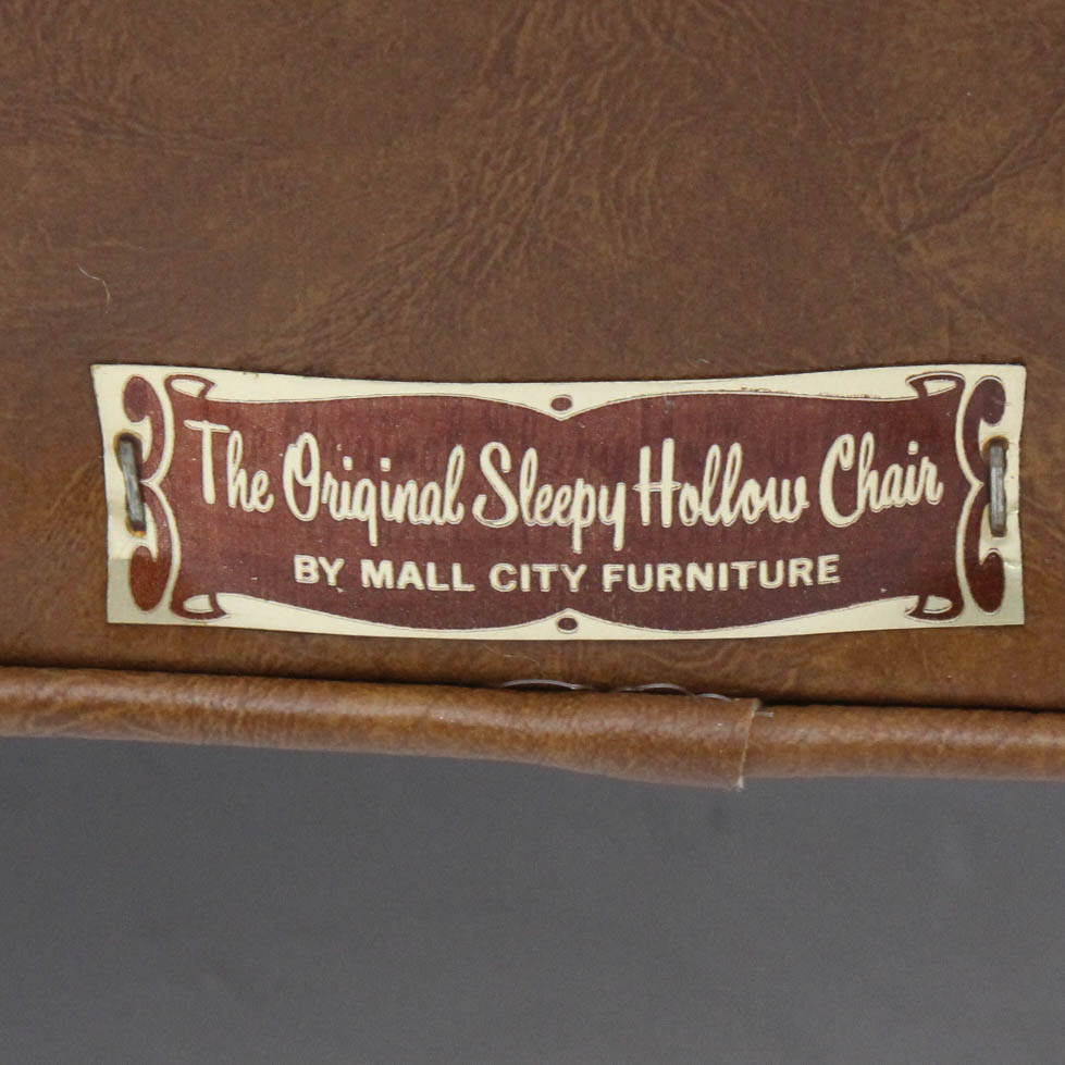 Vintage Sleepy Hollow Chair with Ottoman by Mall City Furniture