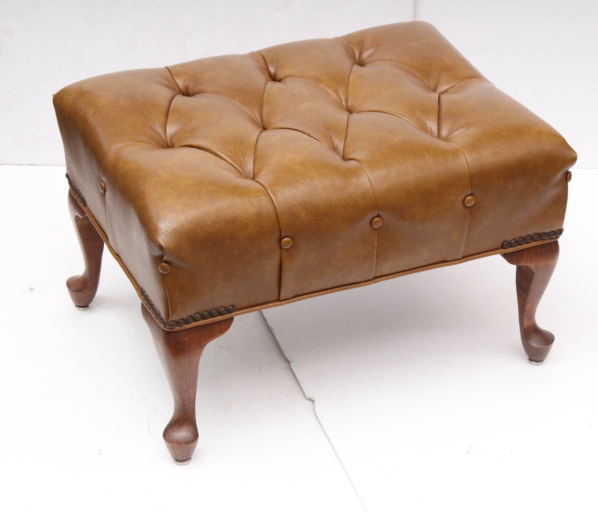 Vintage Sleepy Hollow Chair with Ottoman by Mall City Furniture