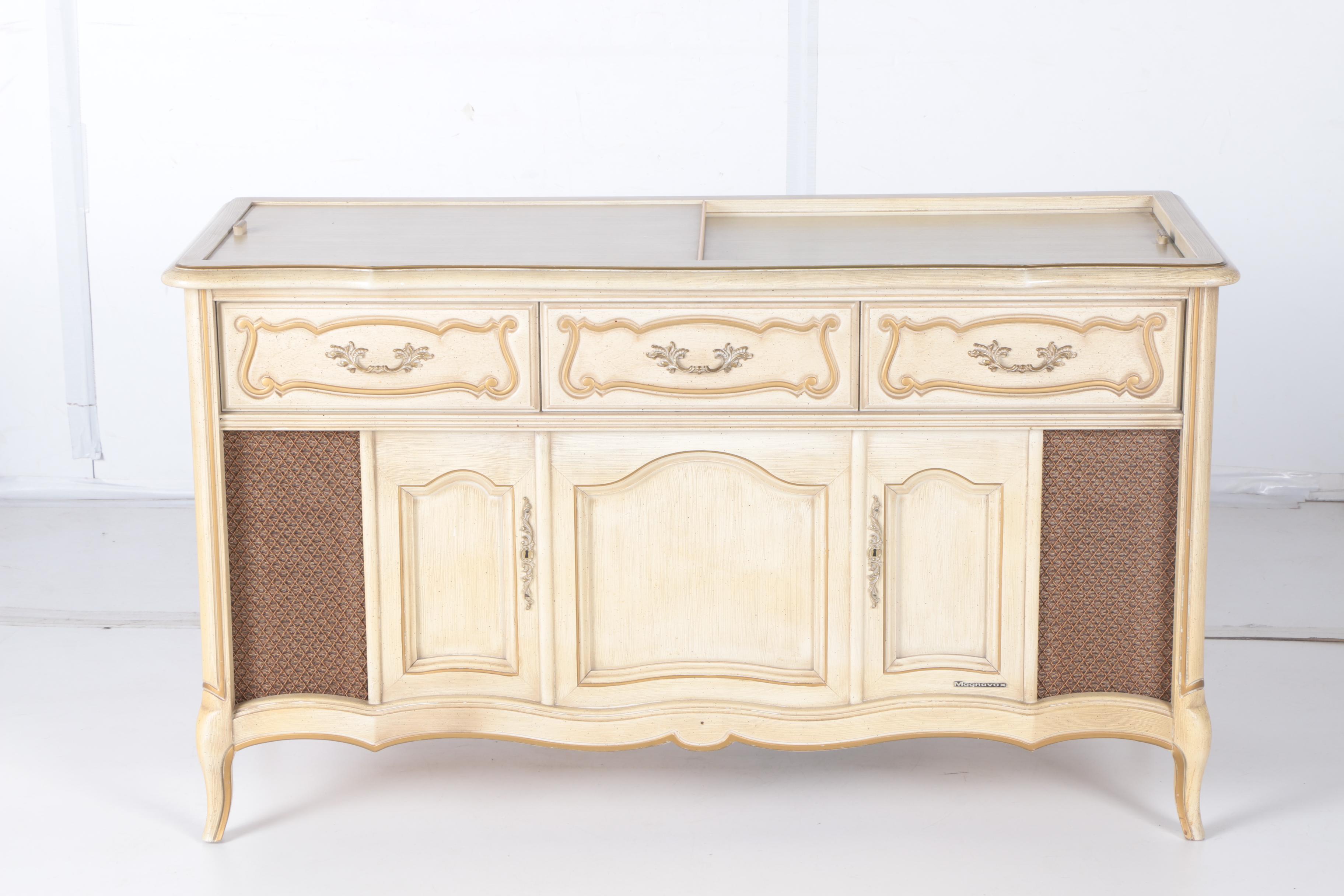 Vintage French Provincial Style Stereo Cabinet from Magnavox with Albums