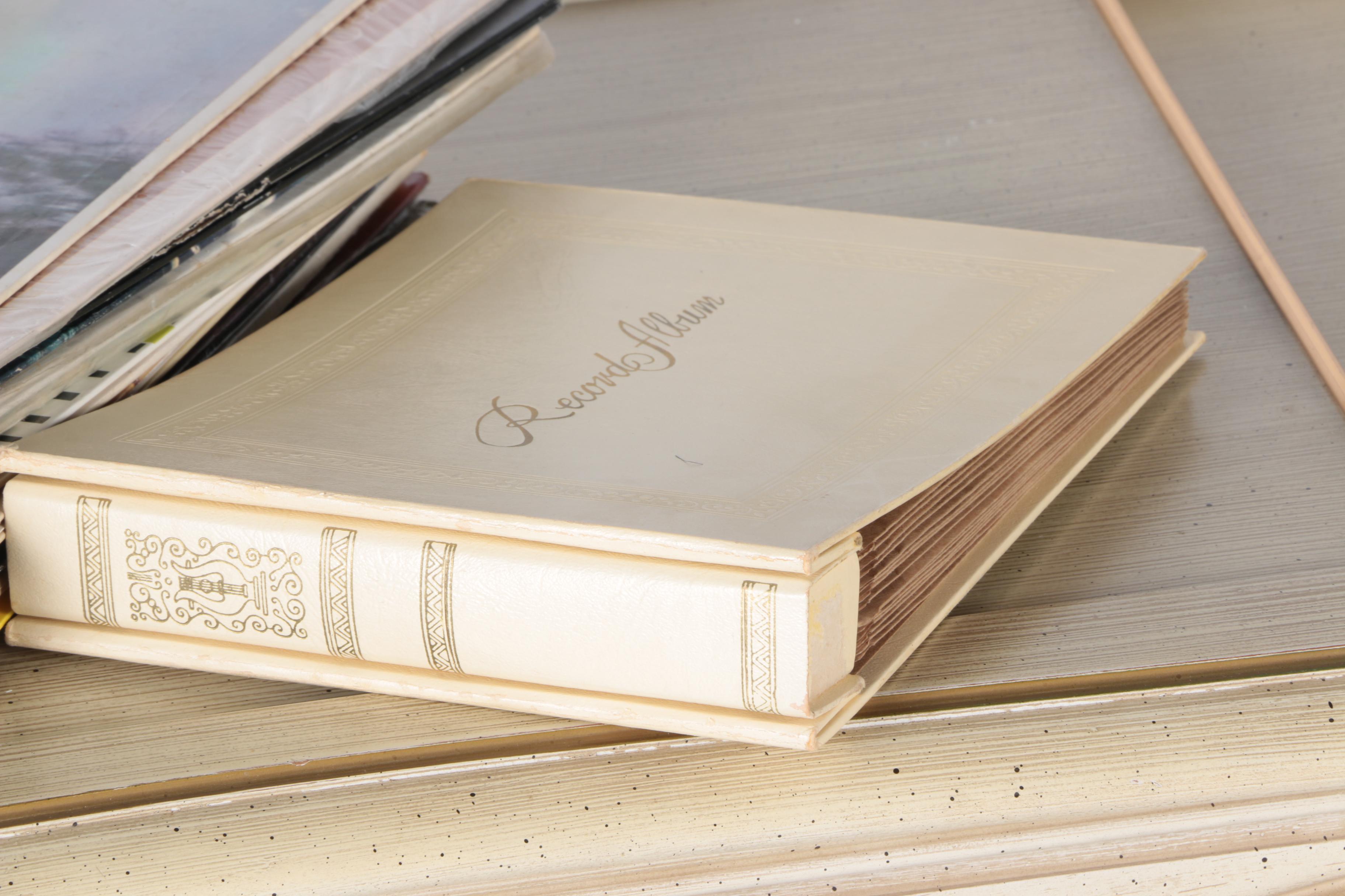 Vintage French Provincial Style Stereo Cabinet from Magnavox with Albums