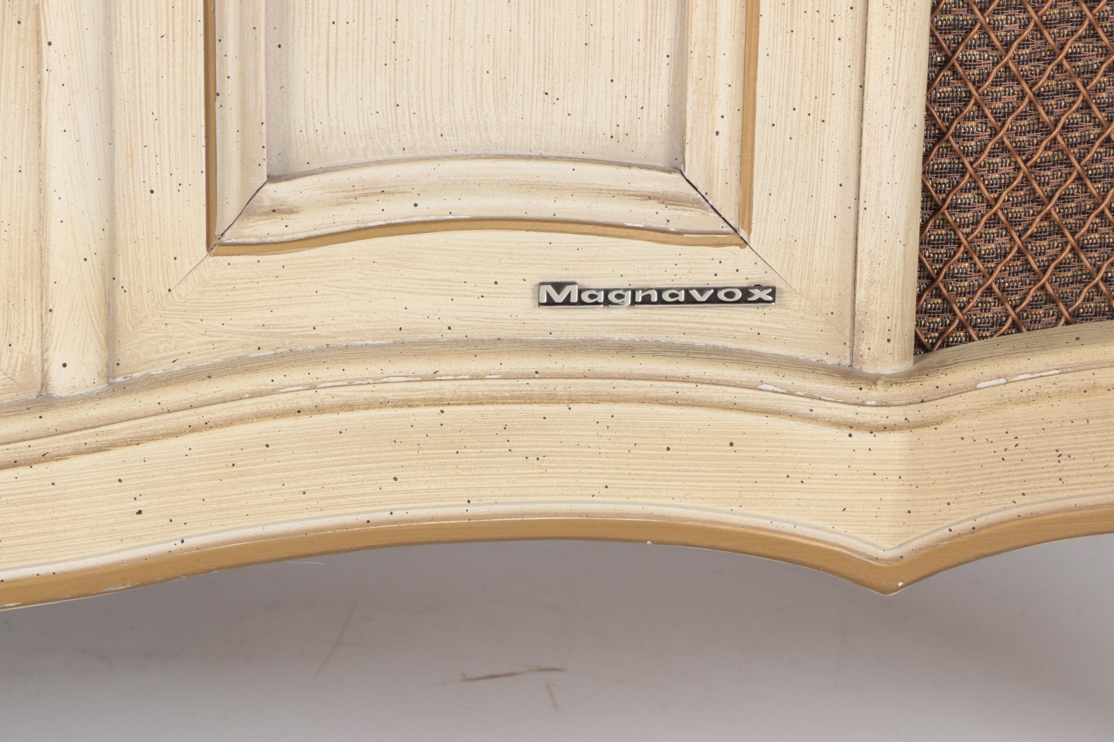 Vintage French Provincial Style Stereo Cabinet from Magnavox with Albums