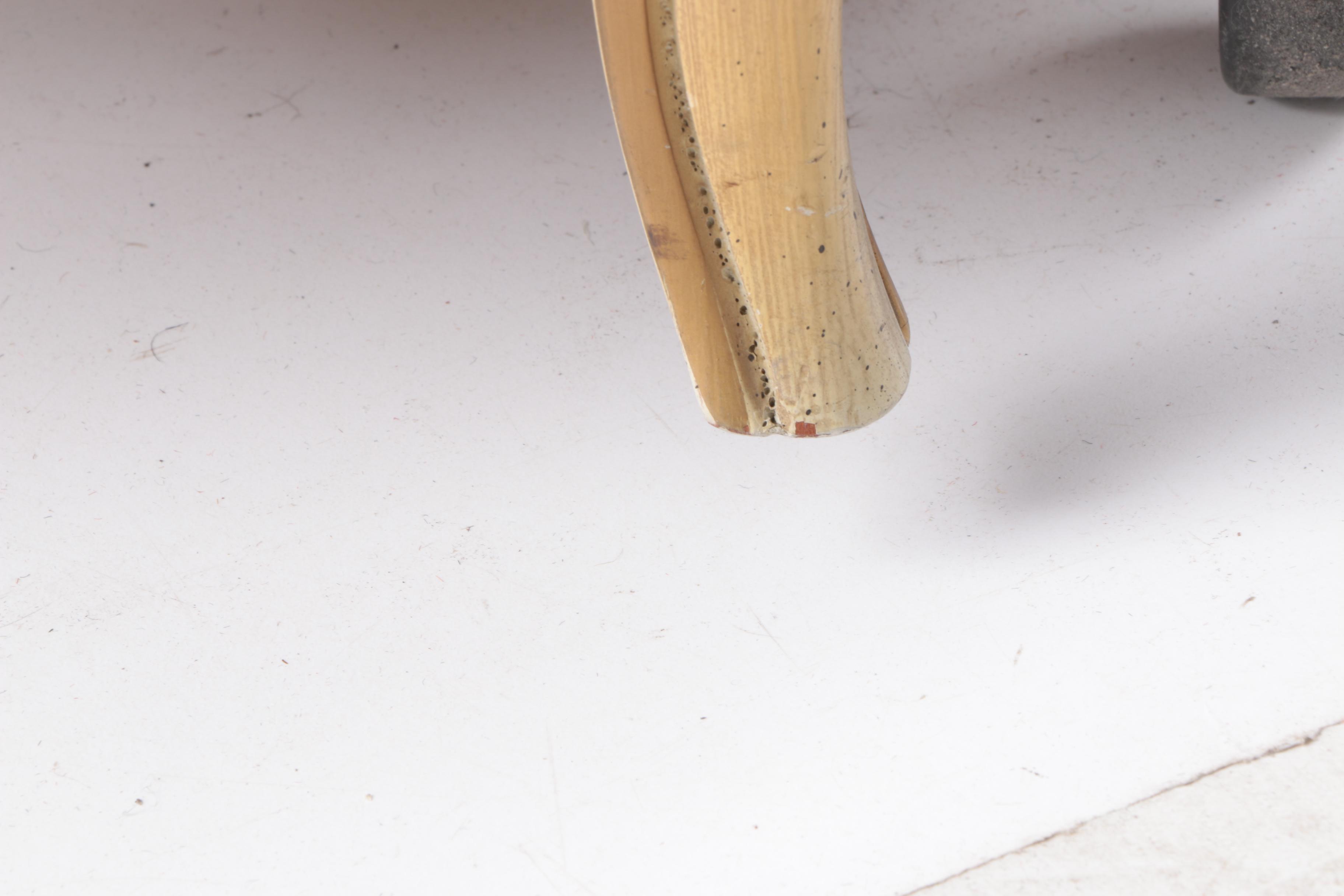 Vintage French Provincial Style Stereo Cabinet from Magnavox with Albums