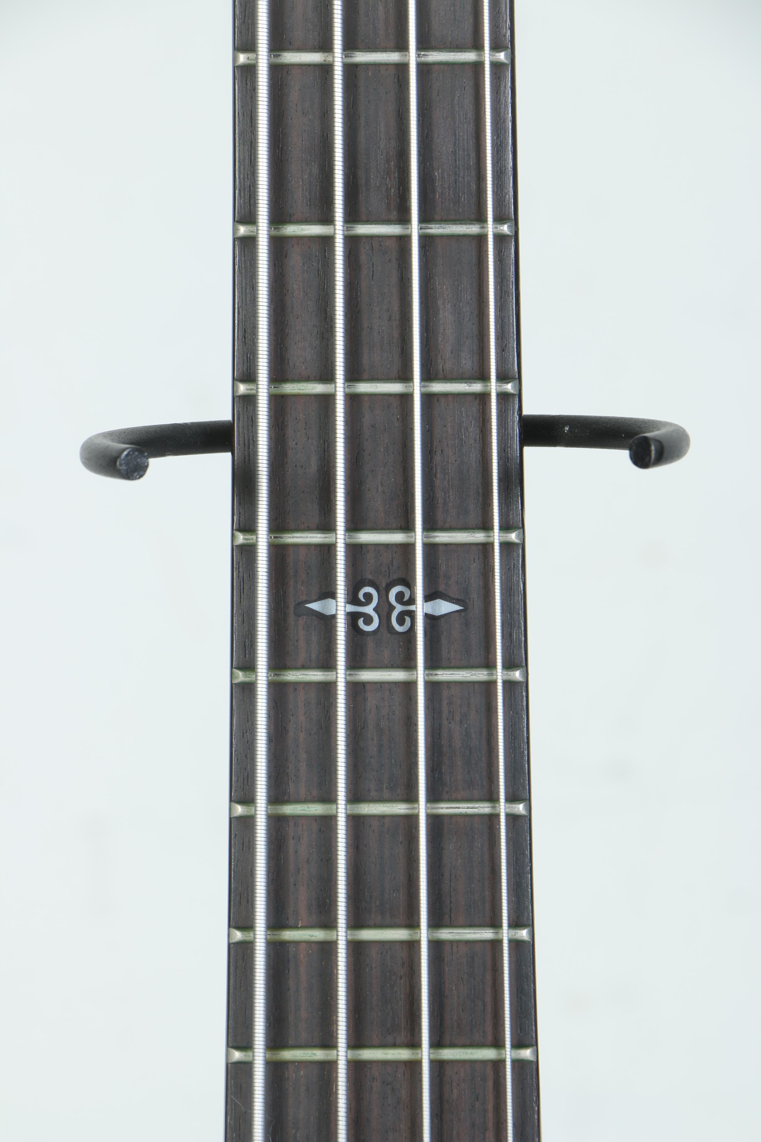 Alvarez 4070BK Acoustic/Electric Bass Guitar in Case