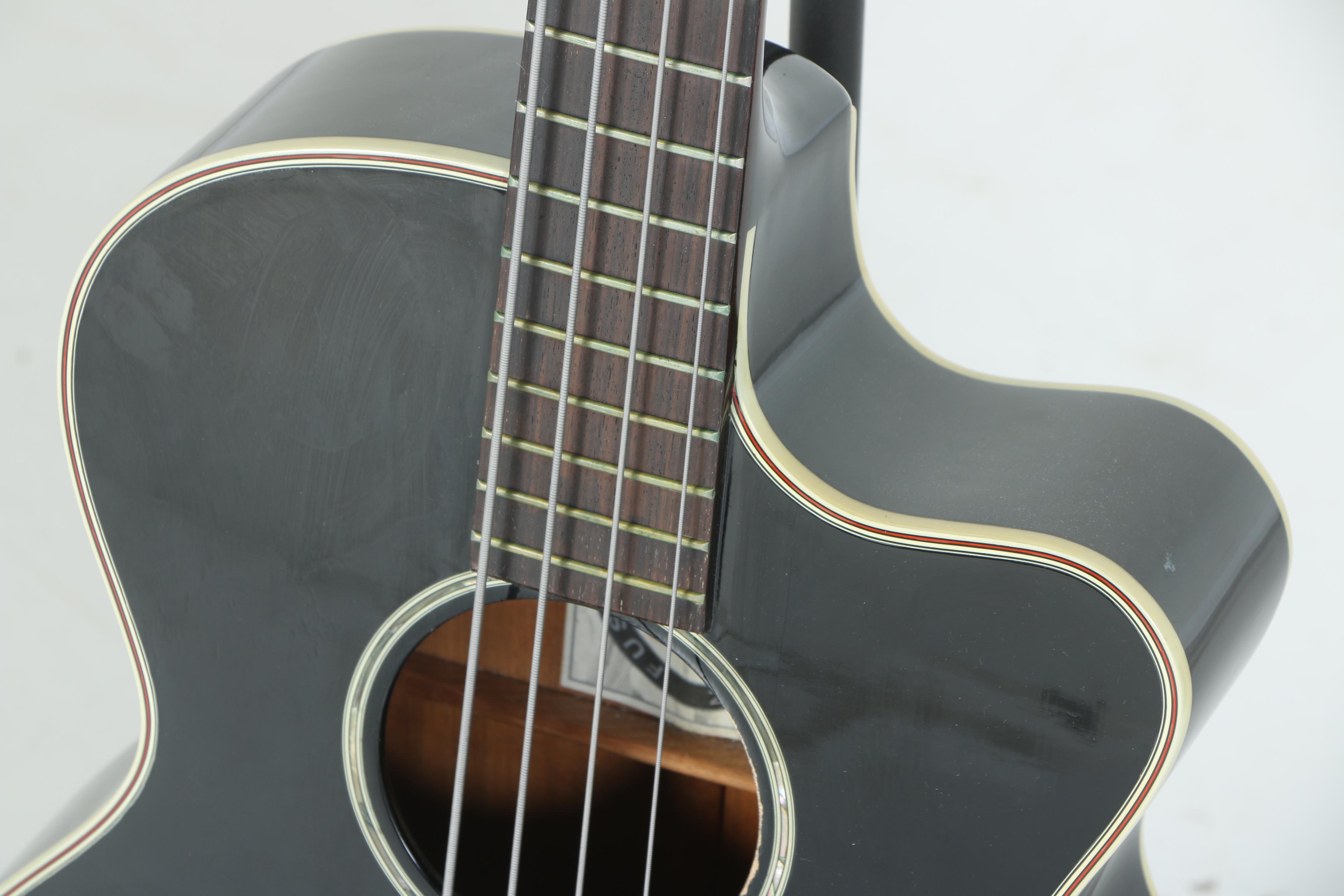 Alvarez 4070BK Acoustic/Electric Bass Guitar in Case