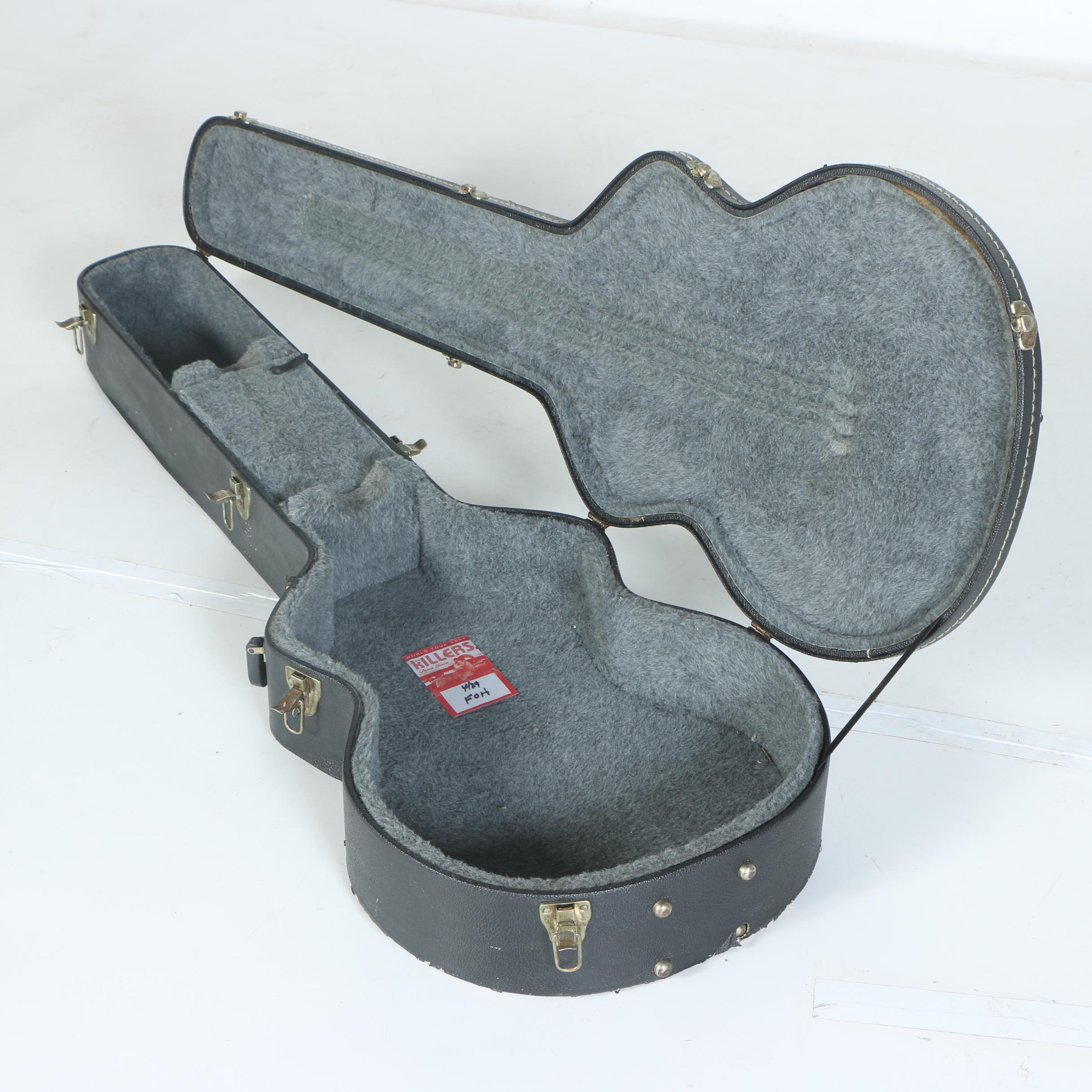 Alvarez 4070BK Acoustic/Electric Bass Guitar in Case