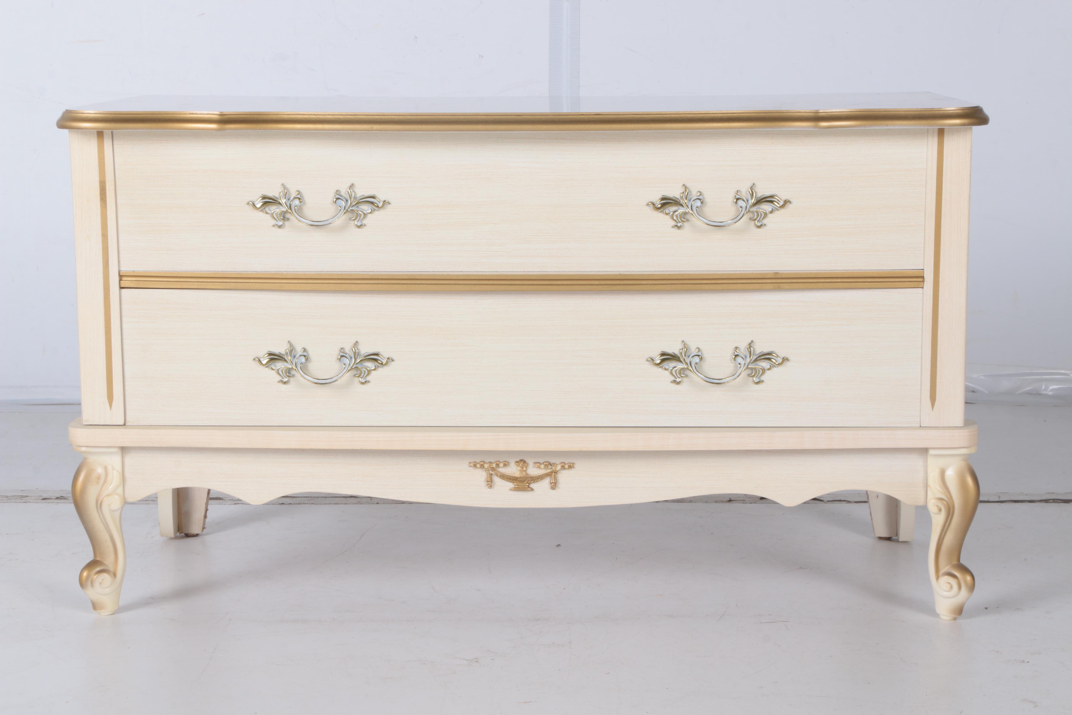 French Provincial Style Blanket Chest EBTH