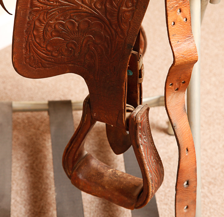 Tooled Leather Western Saddle With Portable Saddle Stand