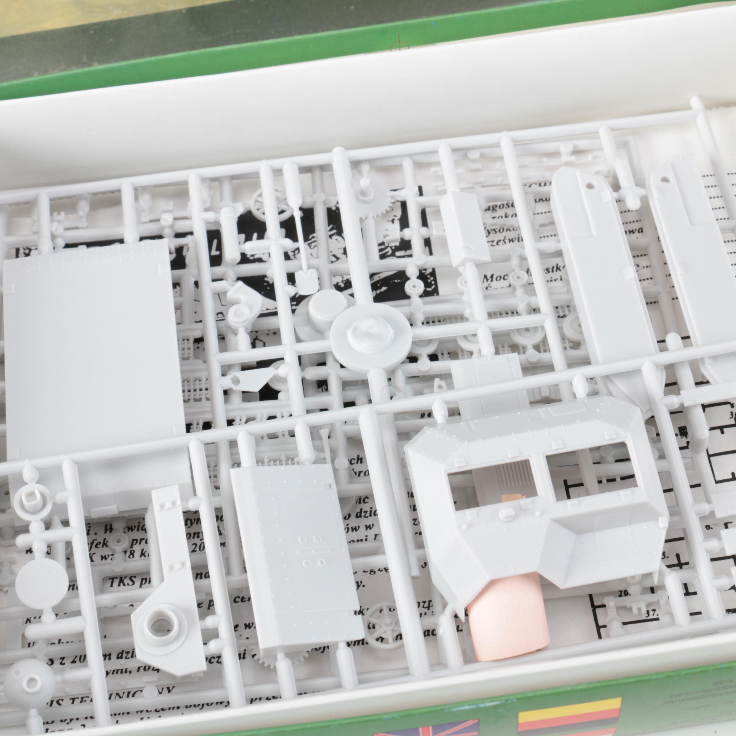 1/35 Scale Military Vehicle Model Kits