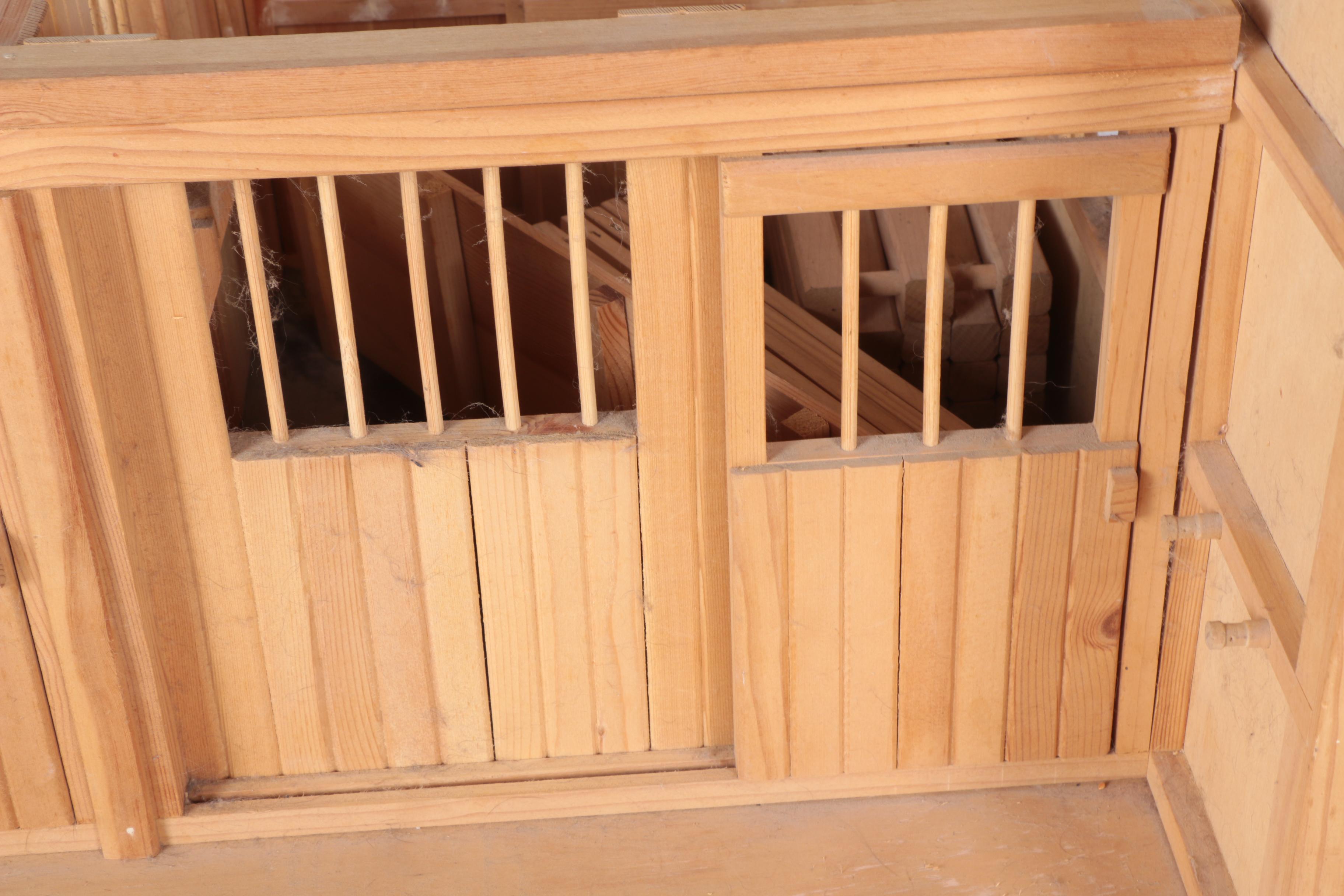 Wood Horse Stable Set