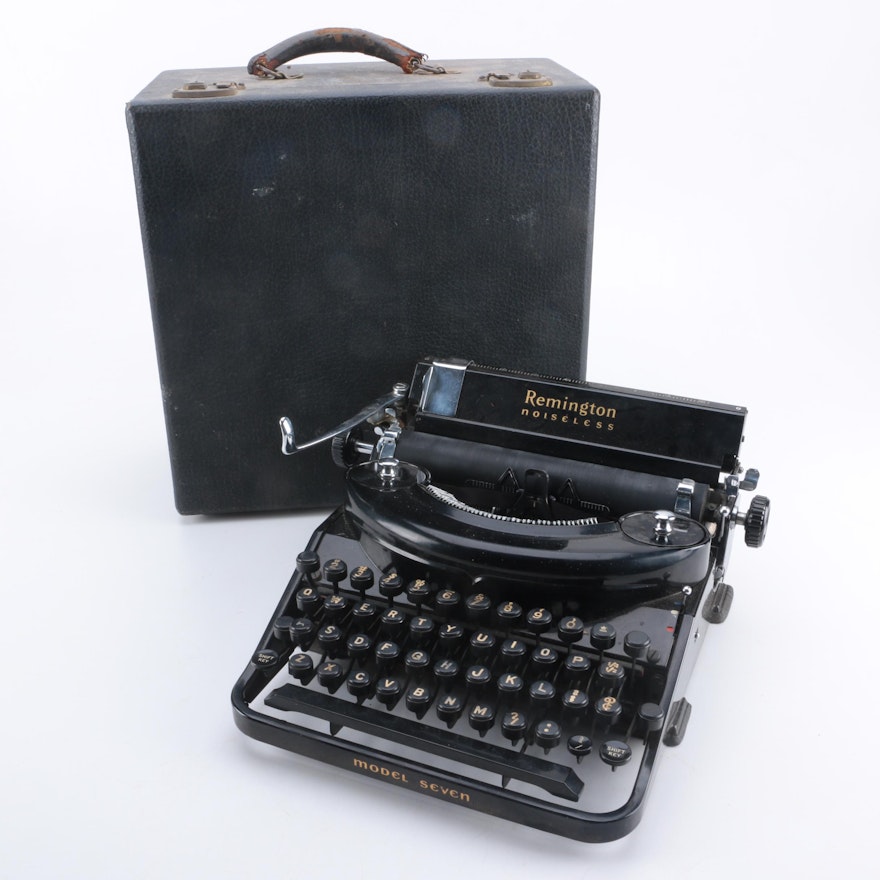 Vintage Remington Noseless Model Seven Typewriter