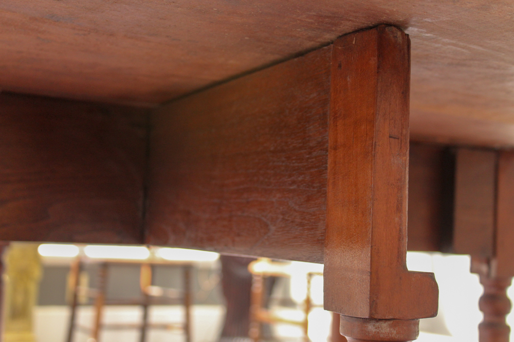 Antique Cherry Drop Leaf Gateleg Table